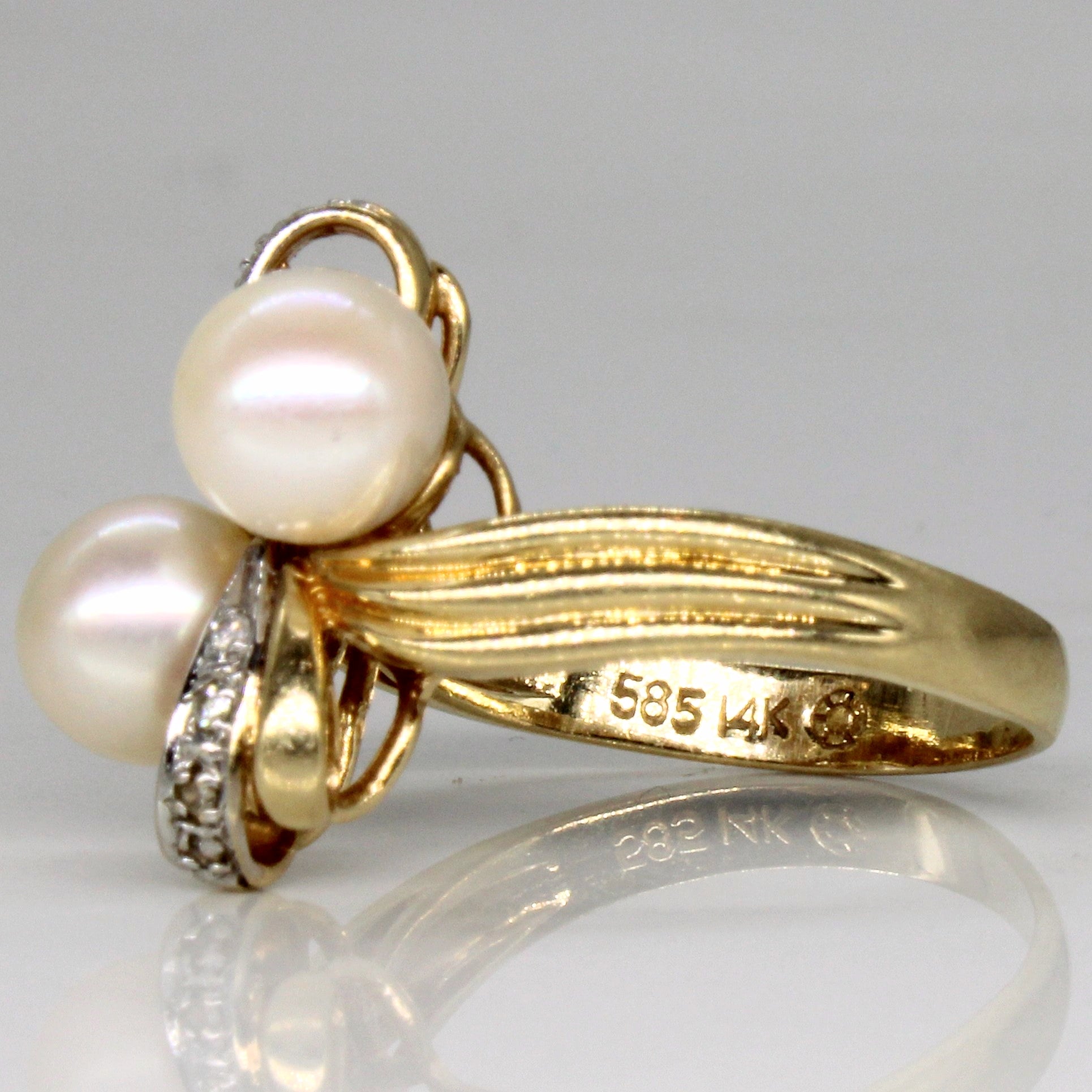 Pearl & Diamond Bow Cocktail Ring | 0.03ctw | SZ 6.25 |