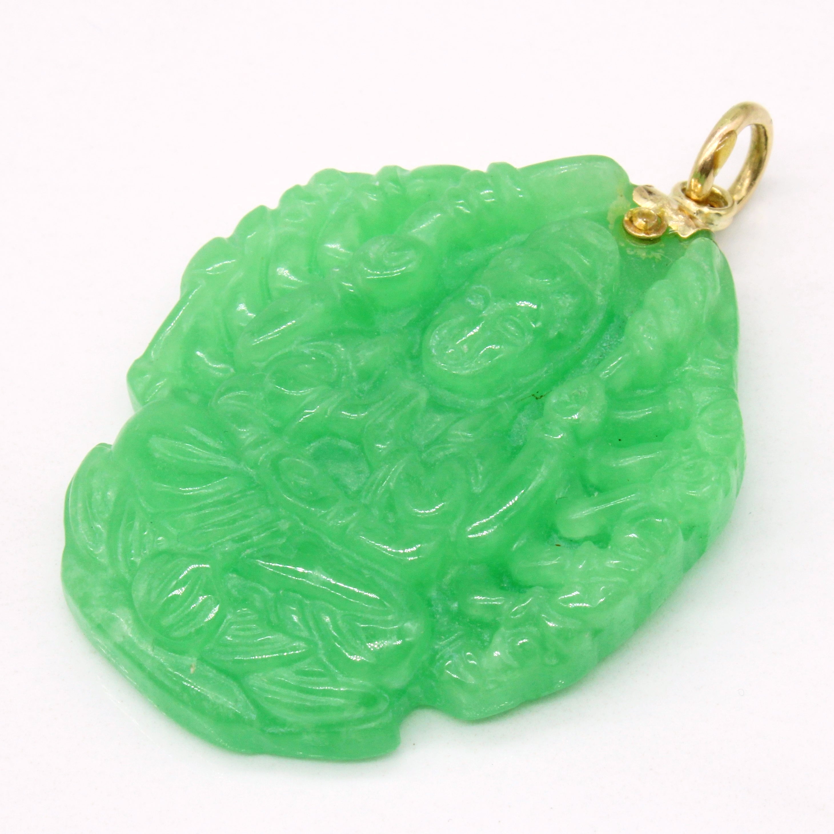 Carved Jadeite Pendant | 85.00ct |