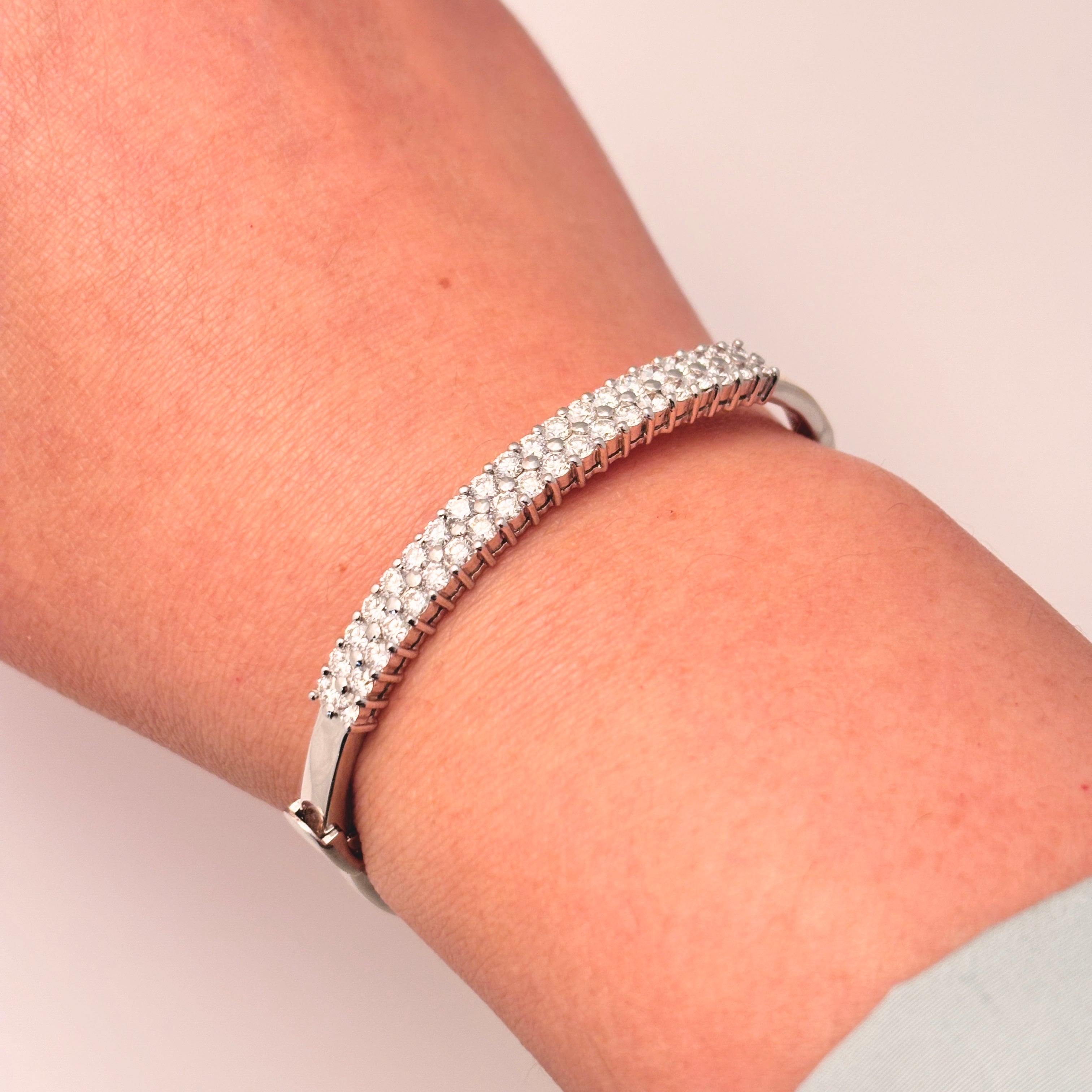 18k White Gold Diamond Bangle Bracelet | 2.00ctw | 6"