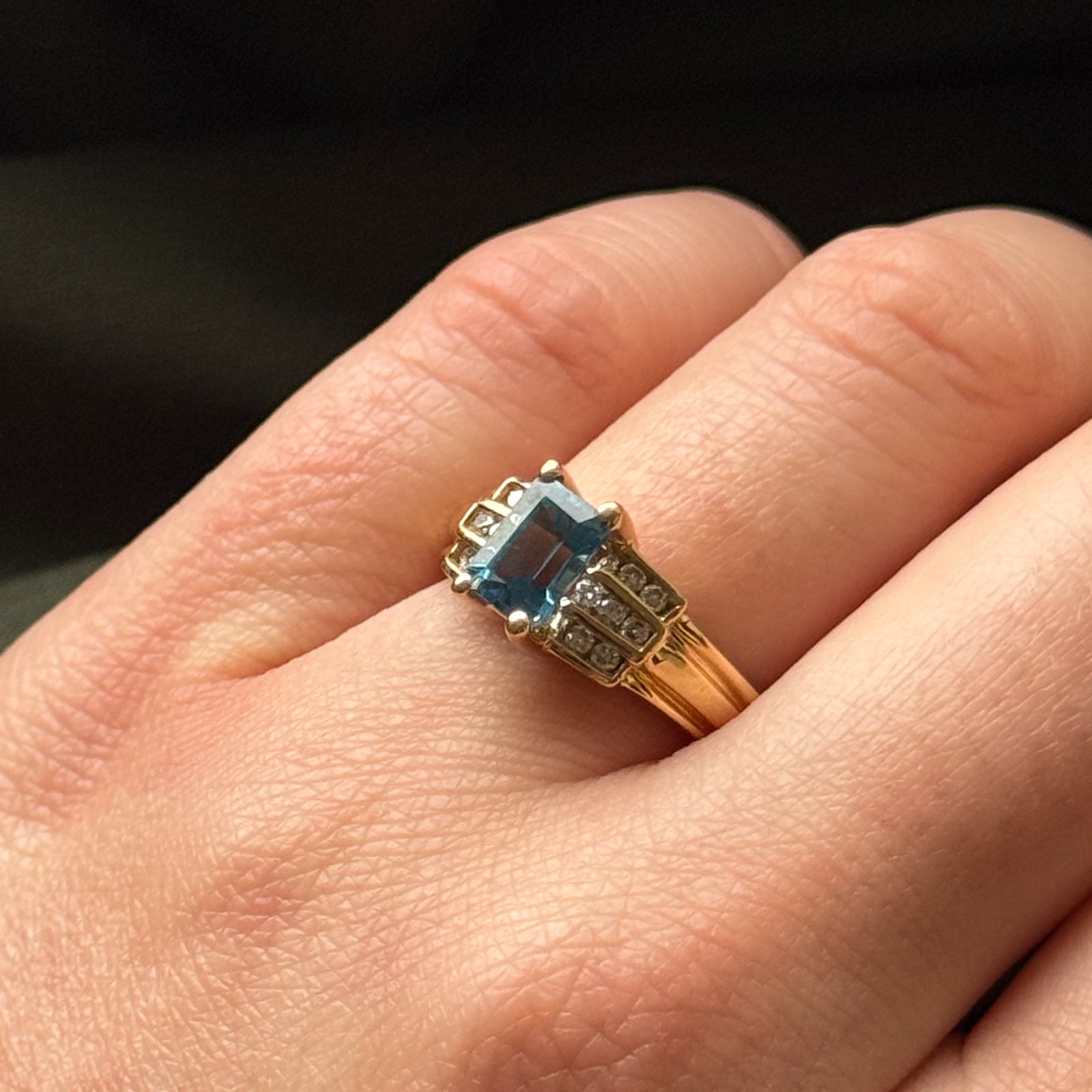 Blue Topaz & Diamond Ring | 1.10ct, 0.14ctw | SZ 6.5 |