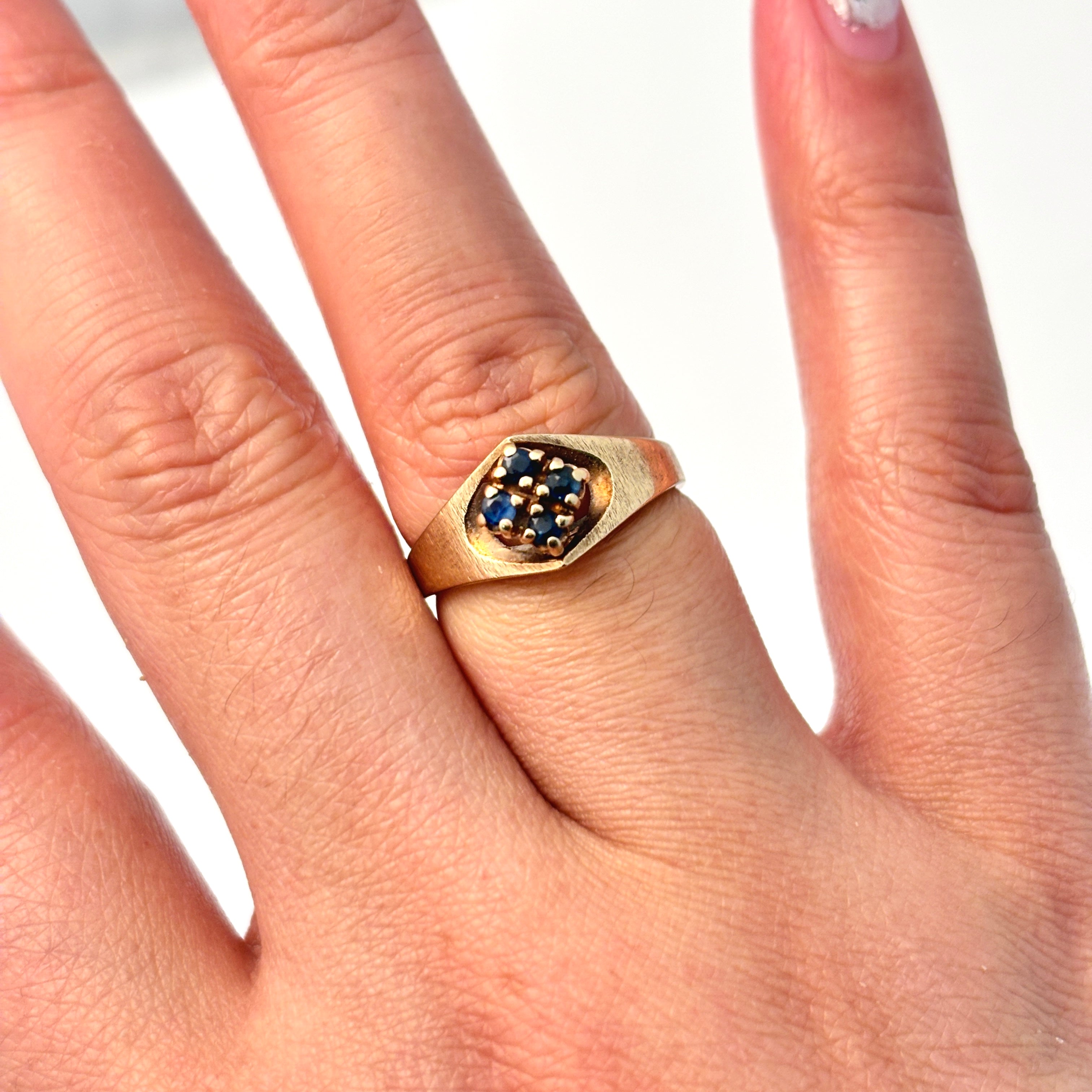 10k Yellow Gold Sapphire Ring | 0.16ctw | SZ 5.75