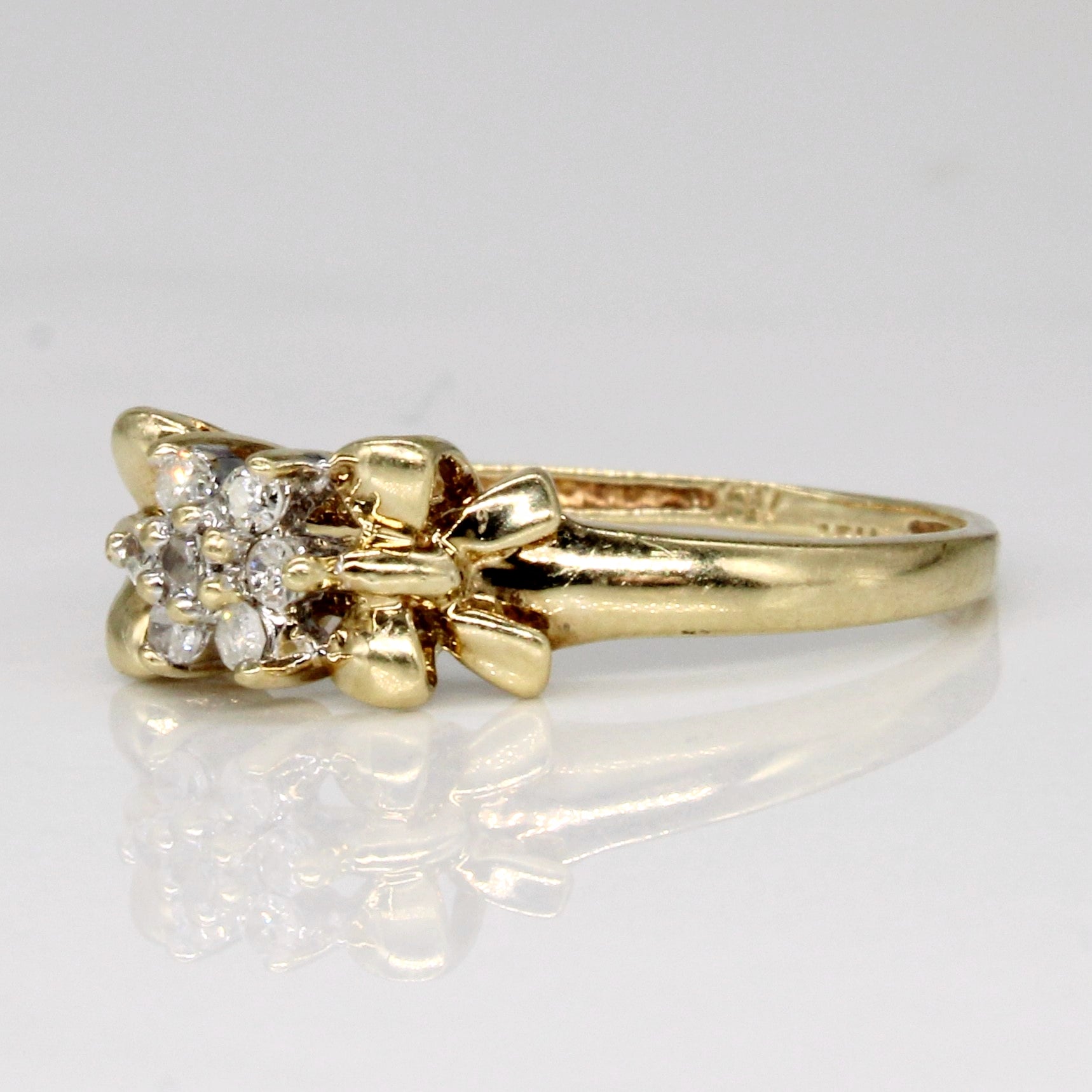 Diamond Cluster Ring | 0.07ctw | SZ 5.5 |