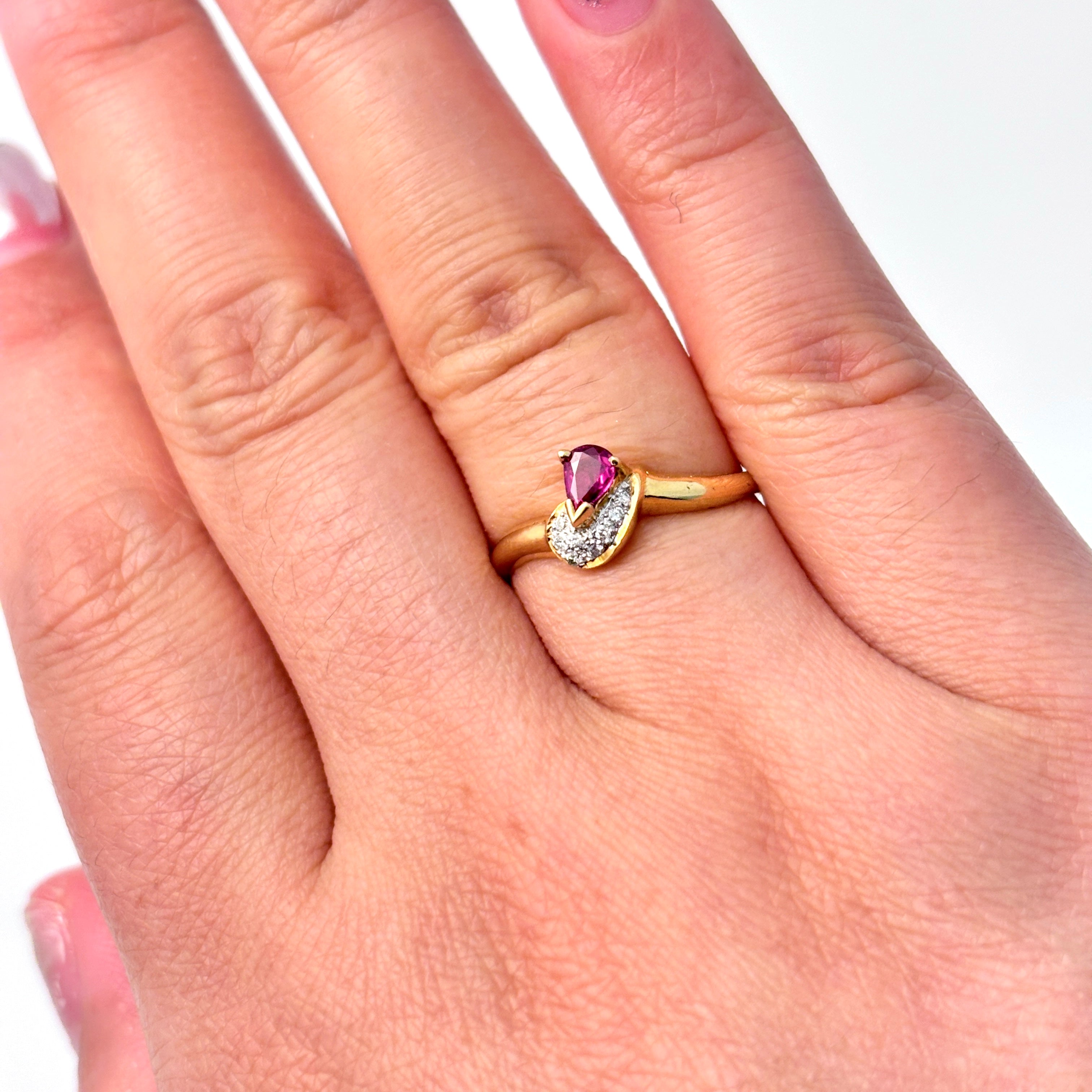 18K Yellow Gold Tourmaline and Diamond Ring | 0.18ct, 0.08ctw | SZ 6