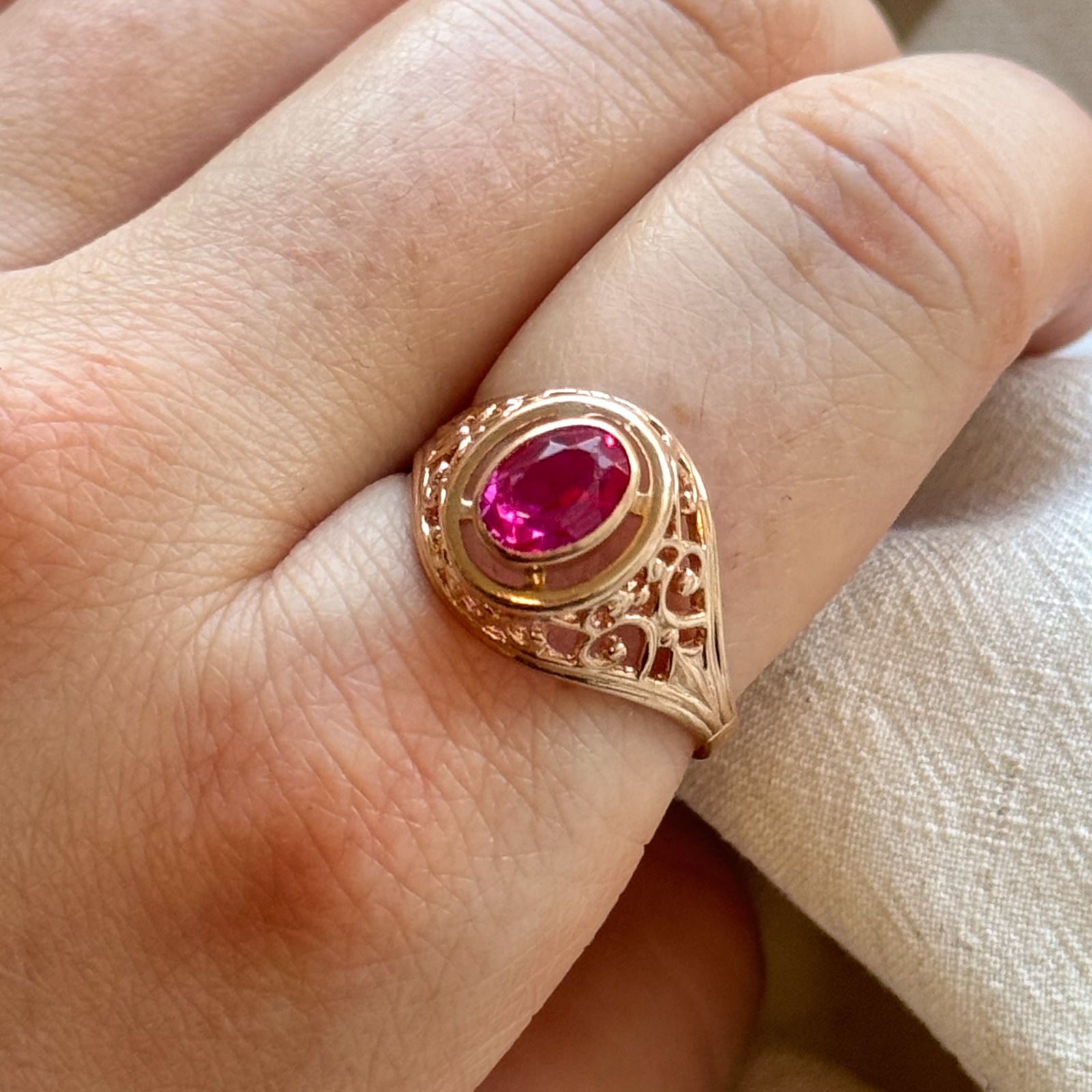 Synthetic Ruby Filigree Tapered Ring | 1.50ct | SZ 9.25 |