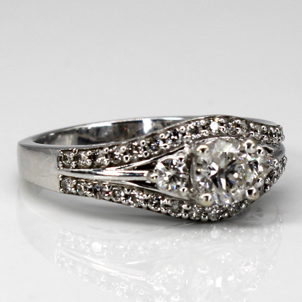 Cluster Diamond Engagement Ring | 1.17ctw I2 H/I | SZ 8 |