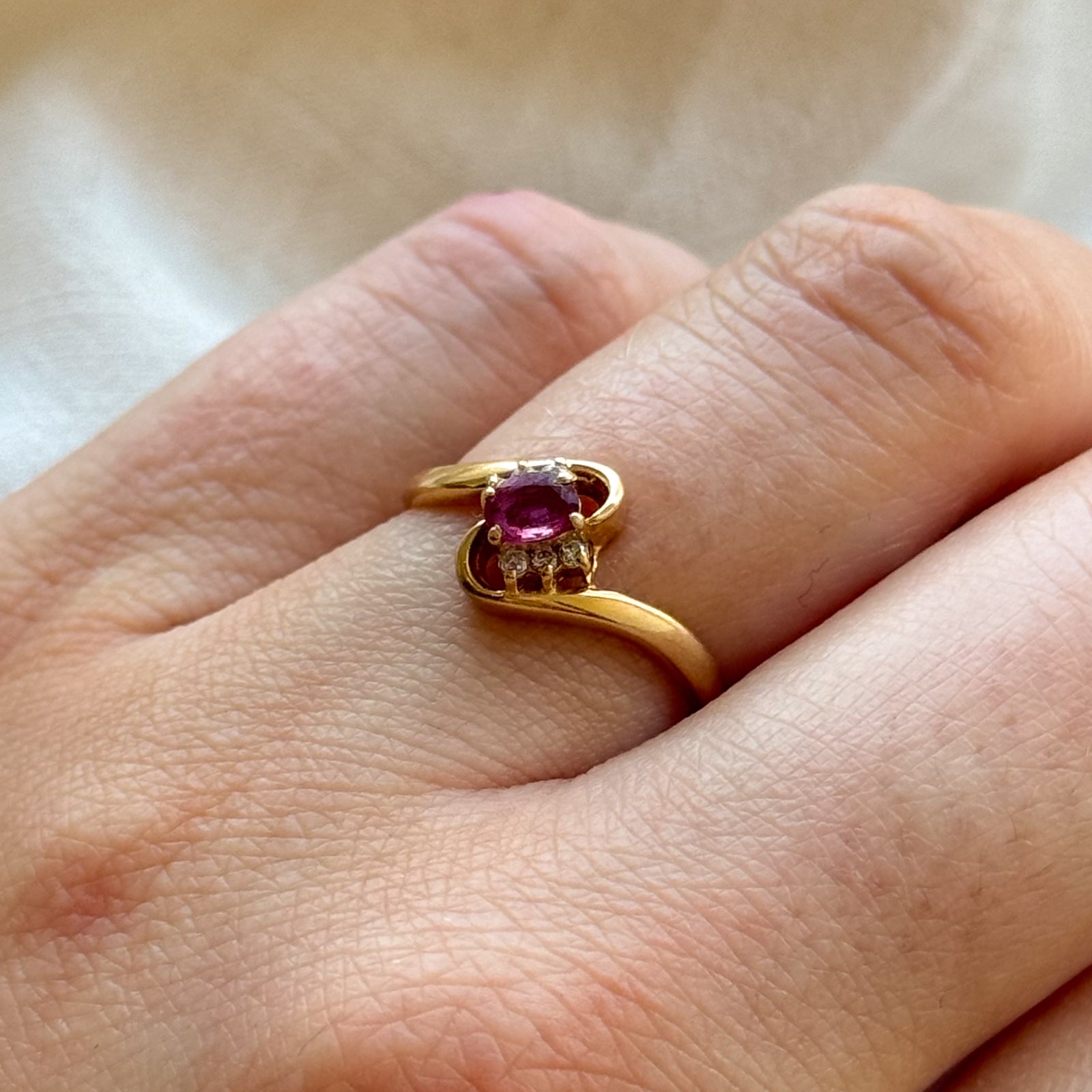 Ruby & Oval Abstract Ring | 0.21ct, 0.06ctw | SZ 6.5 |