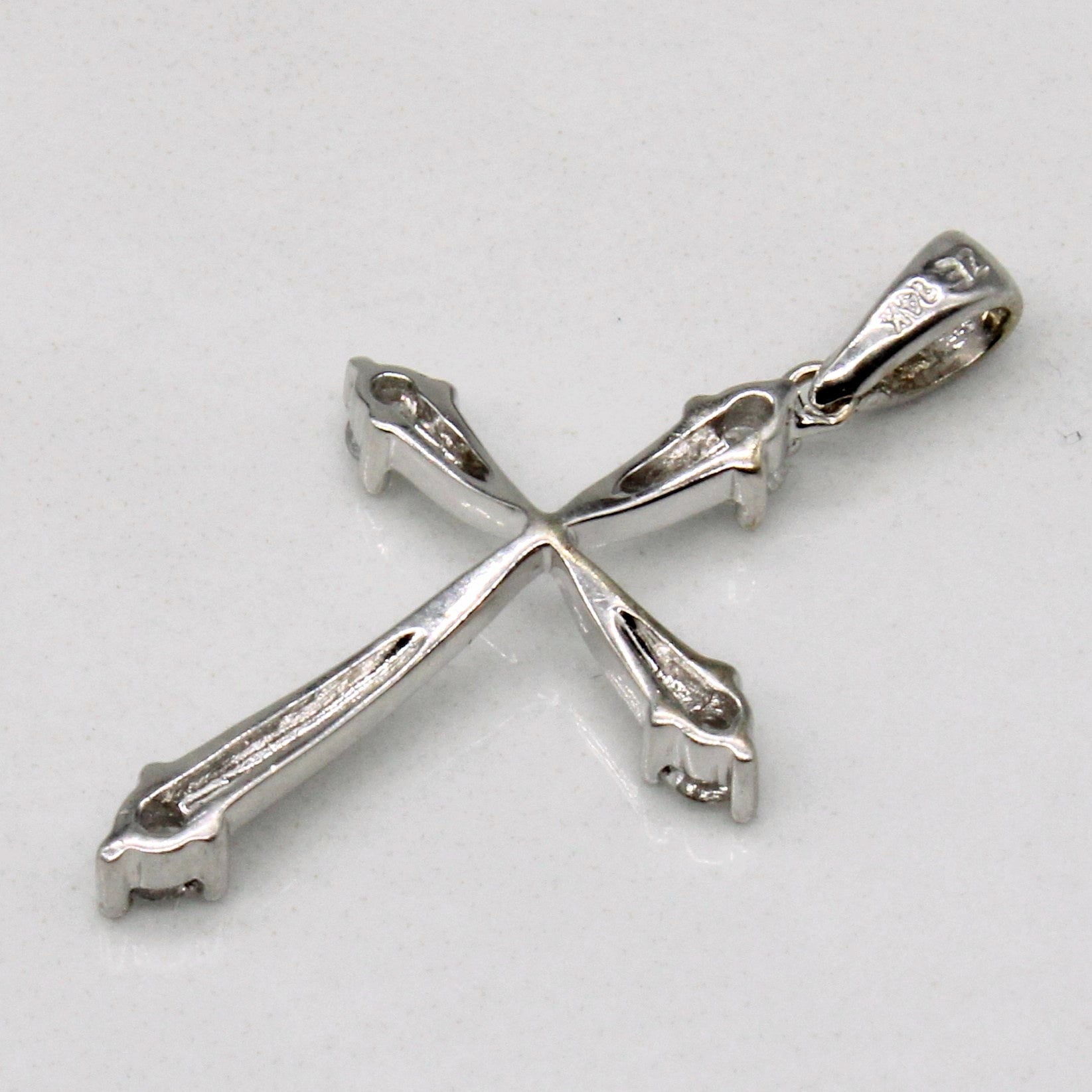 Diamond Cross Pendant | 0.13ctw |