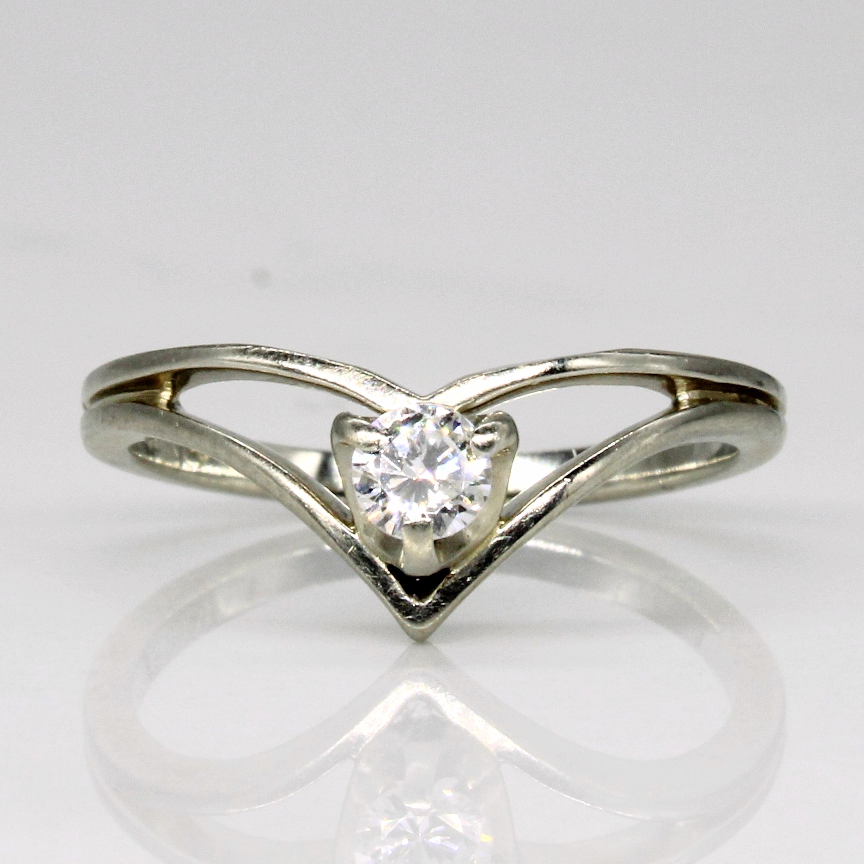 Diamond Chevron Ring | 0.17ct | SZ 5.75 |
