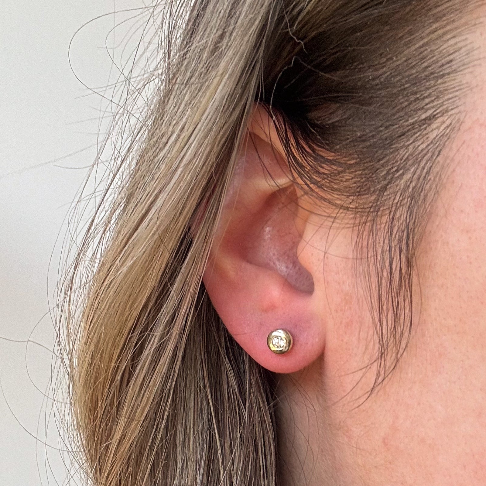 Boucles d'oreilles puces en diamant serti clos | 0,16 ct |