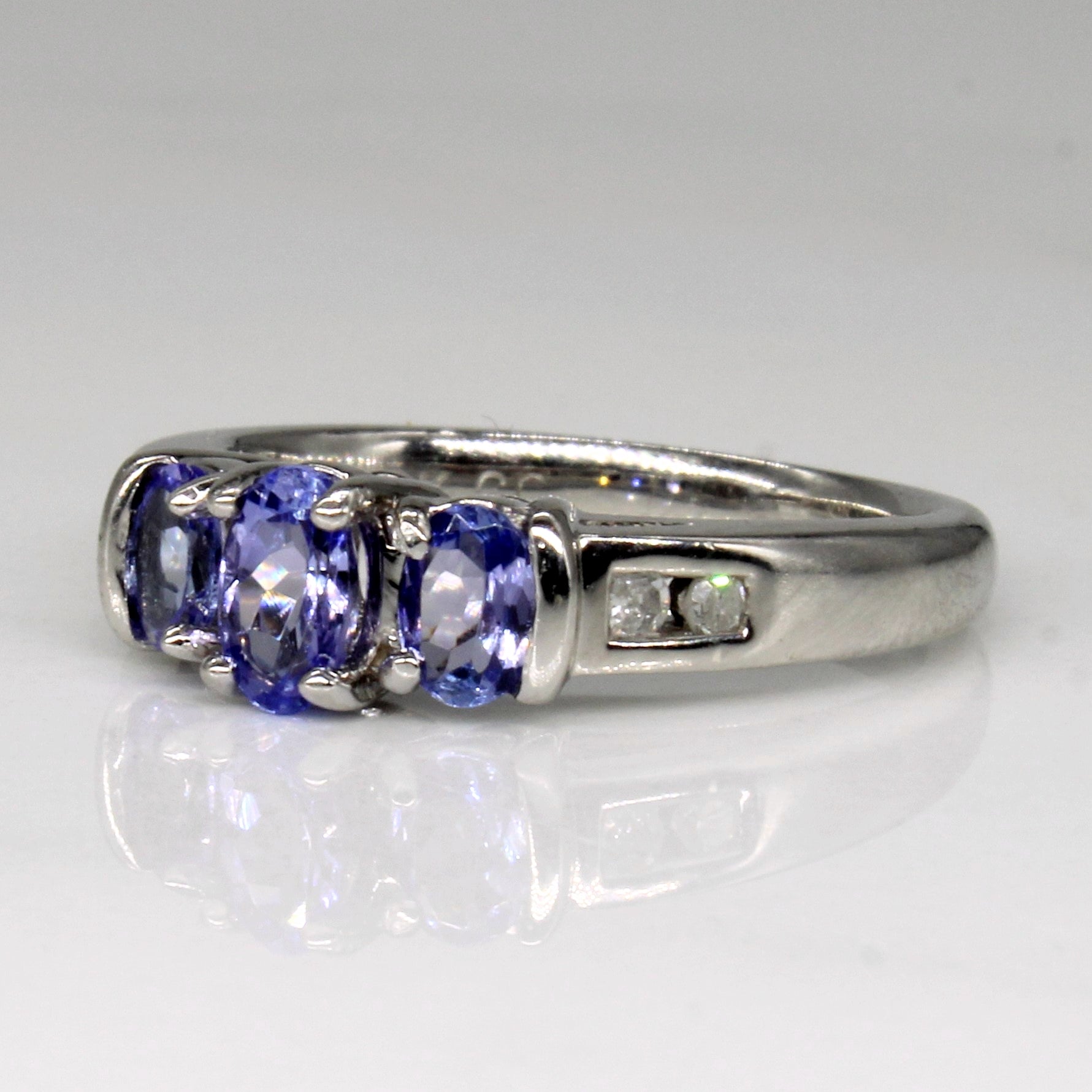 Tanzanite 10k Ring | 0.40ctw, 0.04ctw | SZ 4 |