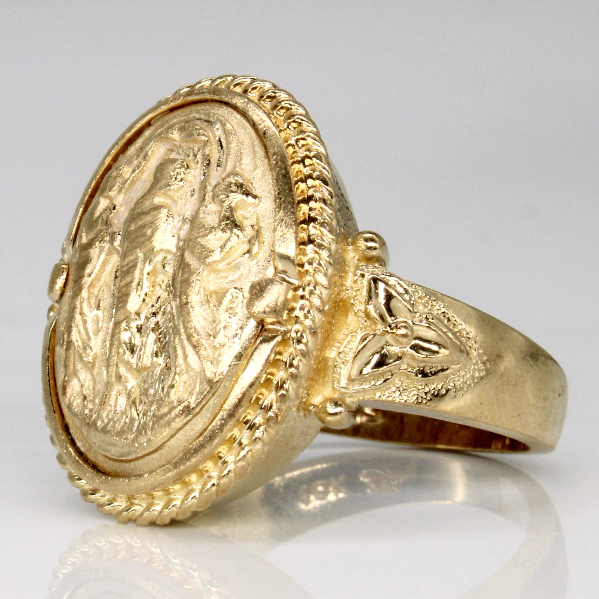 10k Yellow Gold Signet Ring | SZ 6.25 |