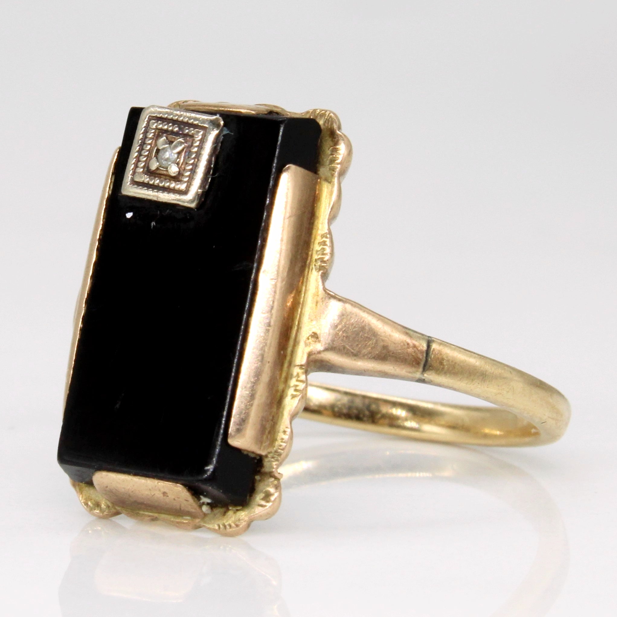 Onyx & Diamond Cocktail Ring | 2.00ct, 0.01ct | SZ 7.5 |