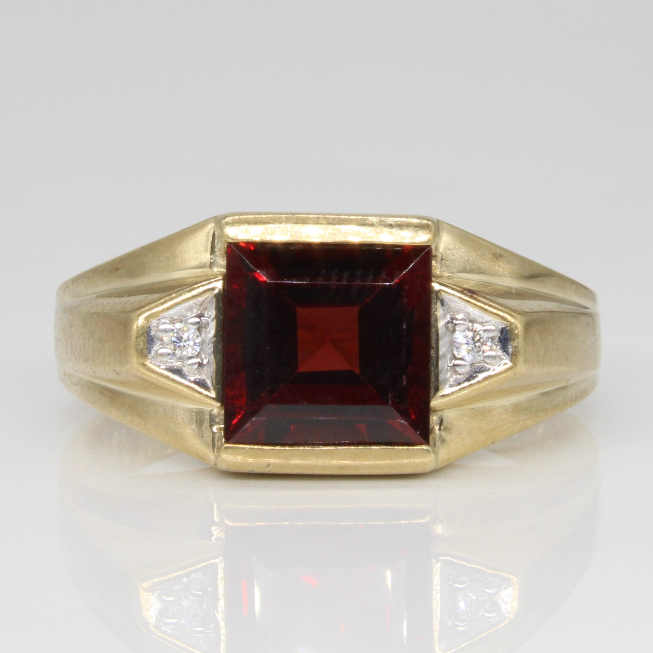 Garnet & Diamond Cocktail Ring | 2.90ct, 0.03ctw | SZ 10.25 |