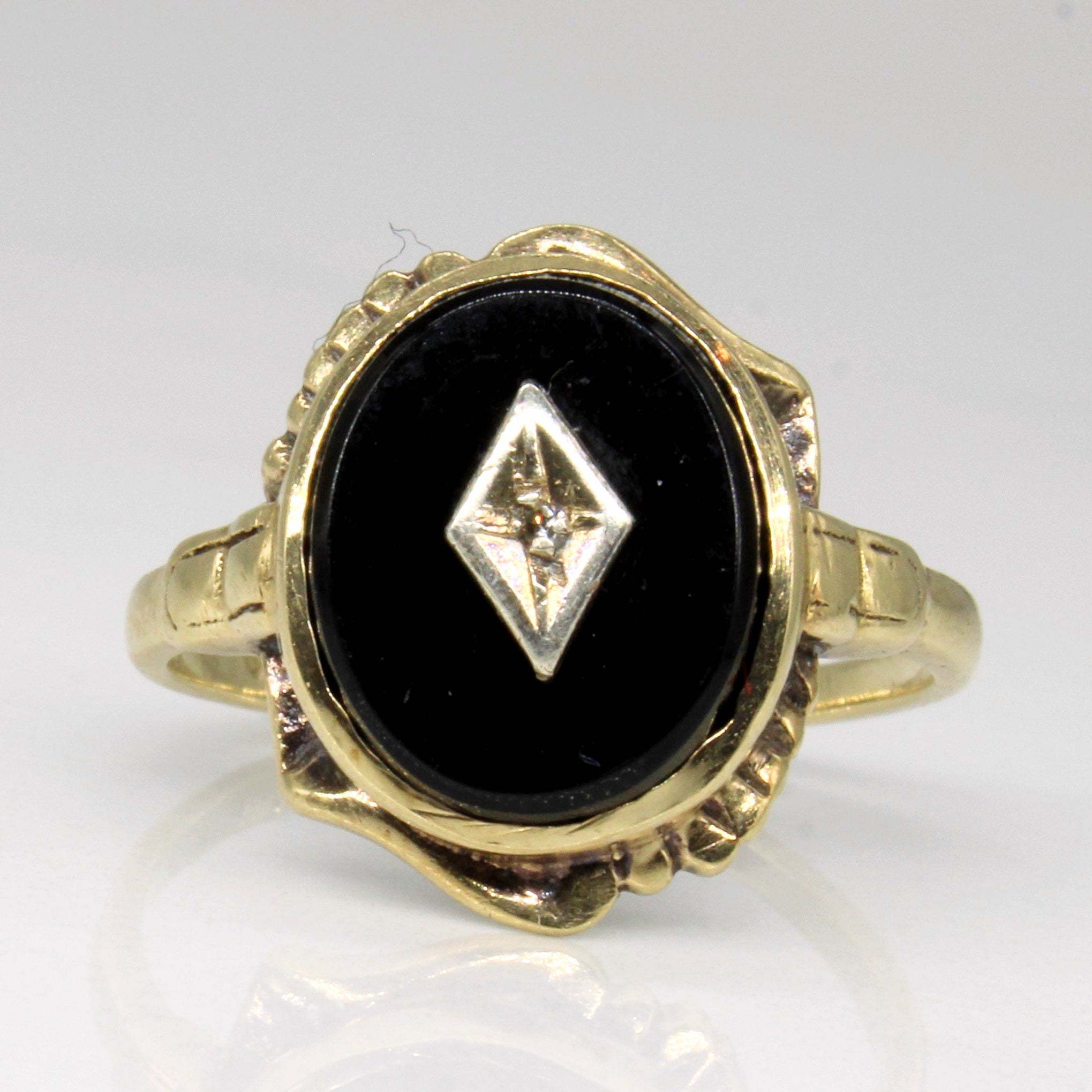 Bague cocktail en onyx et diamants | 1,70 ct, 0,01 ct | Taille 6,75 |