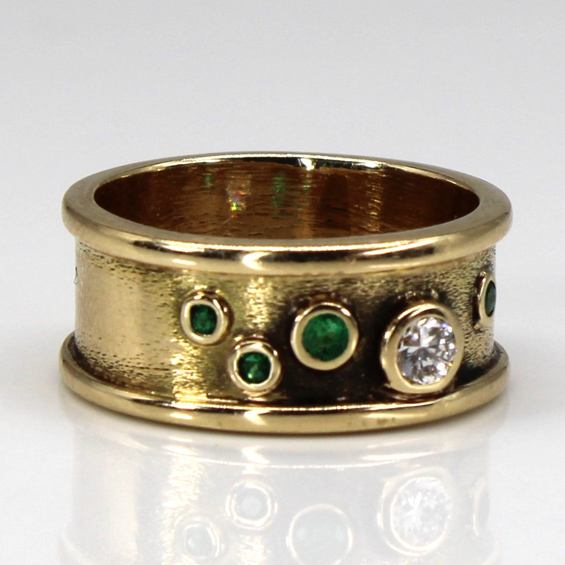 Bezel Set Emerald & Diamond 14k Band | 0.15ct | SZ 7.5 |