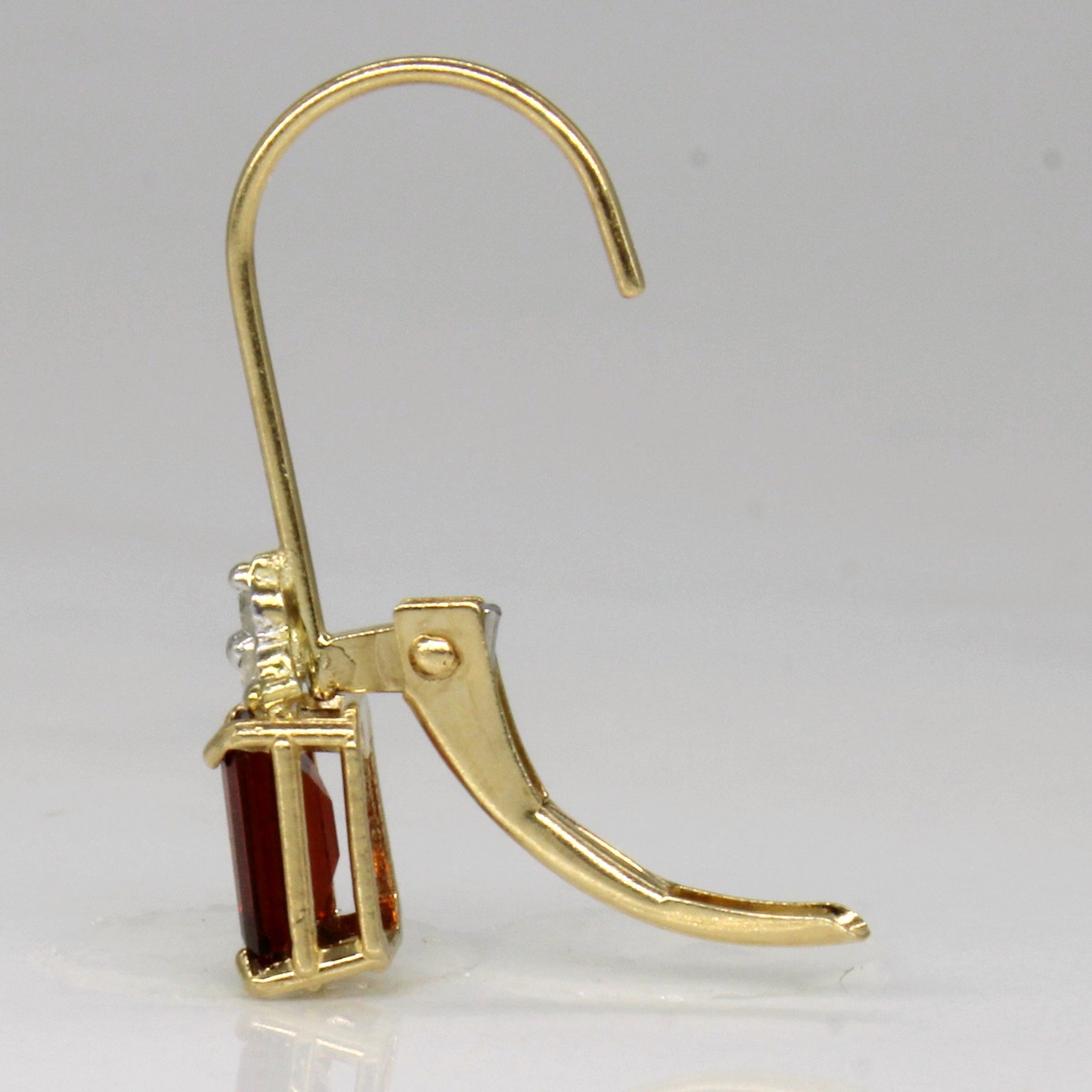 Garnet & Diamond Earrings | 1.00ctw, 0.03ctw |