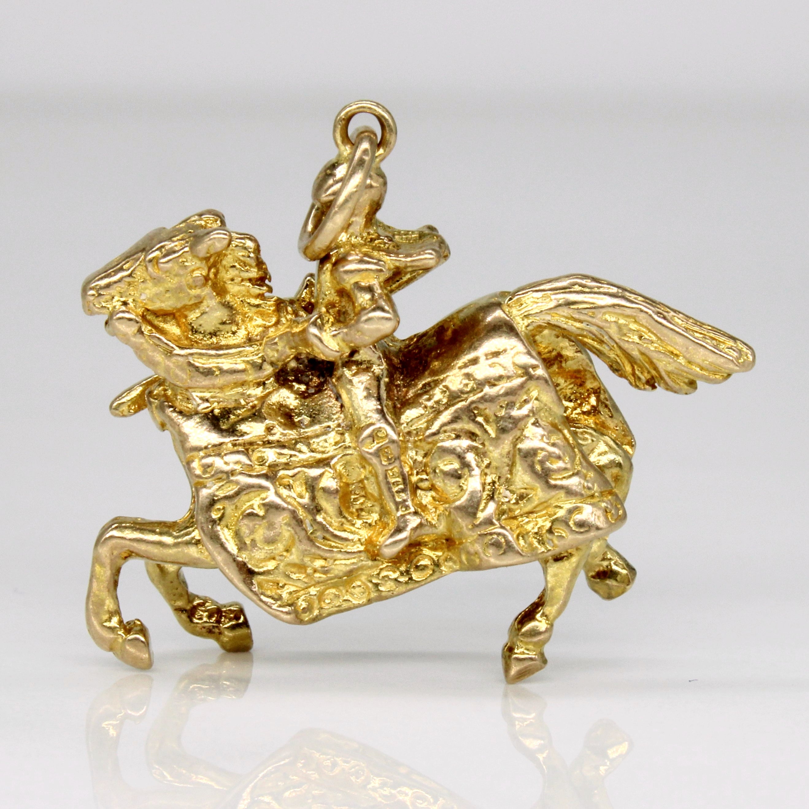 9k Yellow Gold Knight on Horseback Pendant