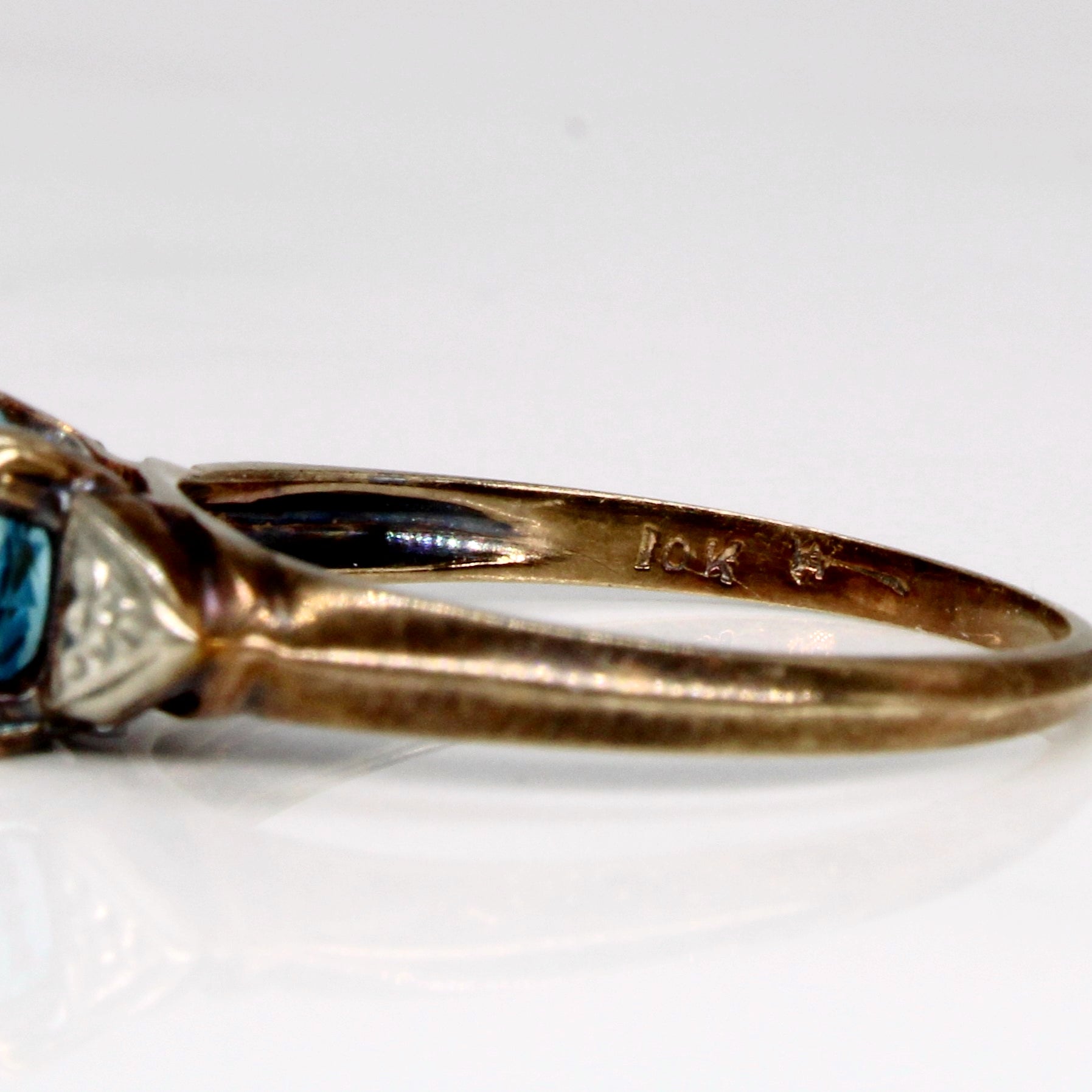 10k Blue Zircon Ring | 1.00ct | SZ 6 |