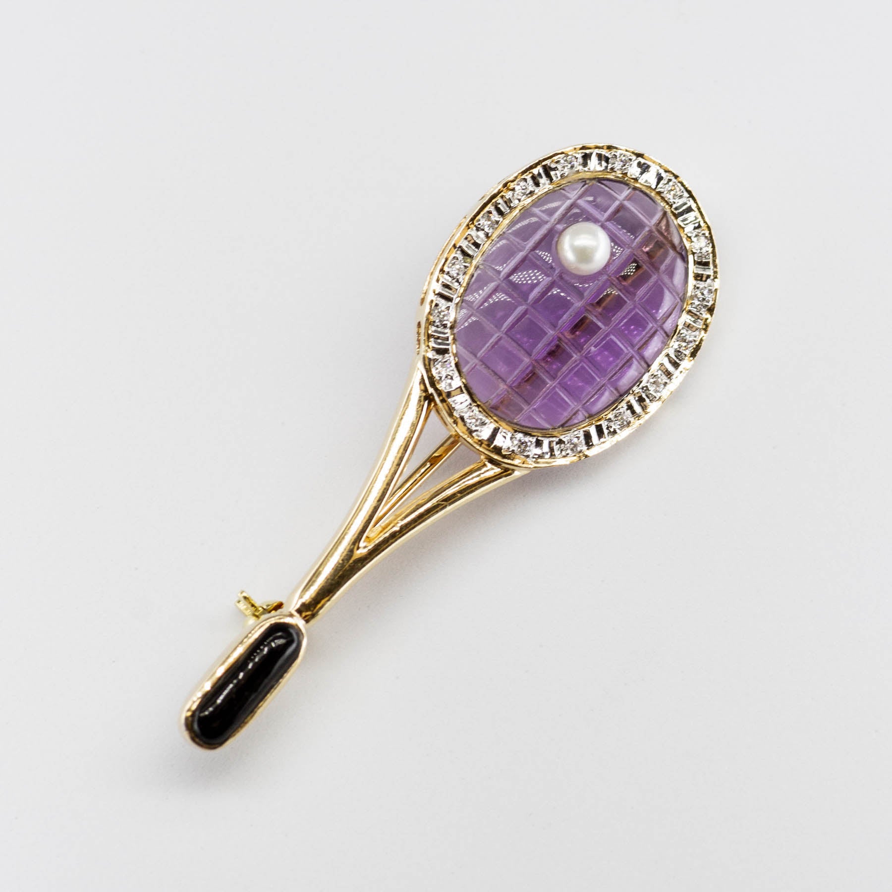 Broche raquette de tennis en or 14 carats, diamants et améthystes, ornée d'onyx et de perles | Améthyste de 2,5 carats