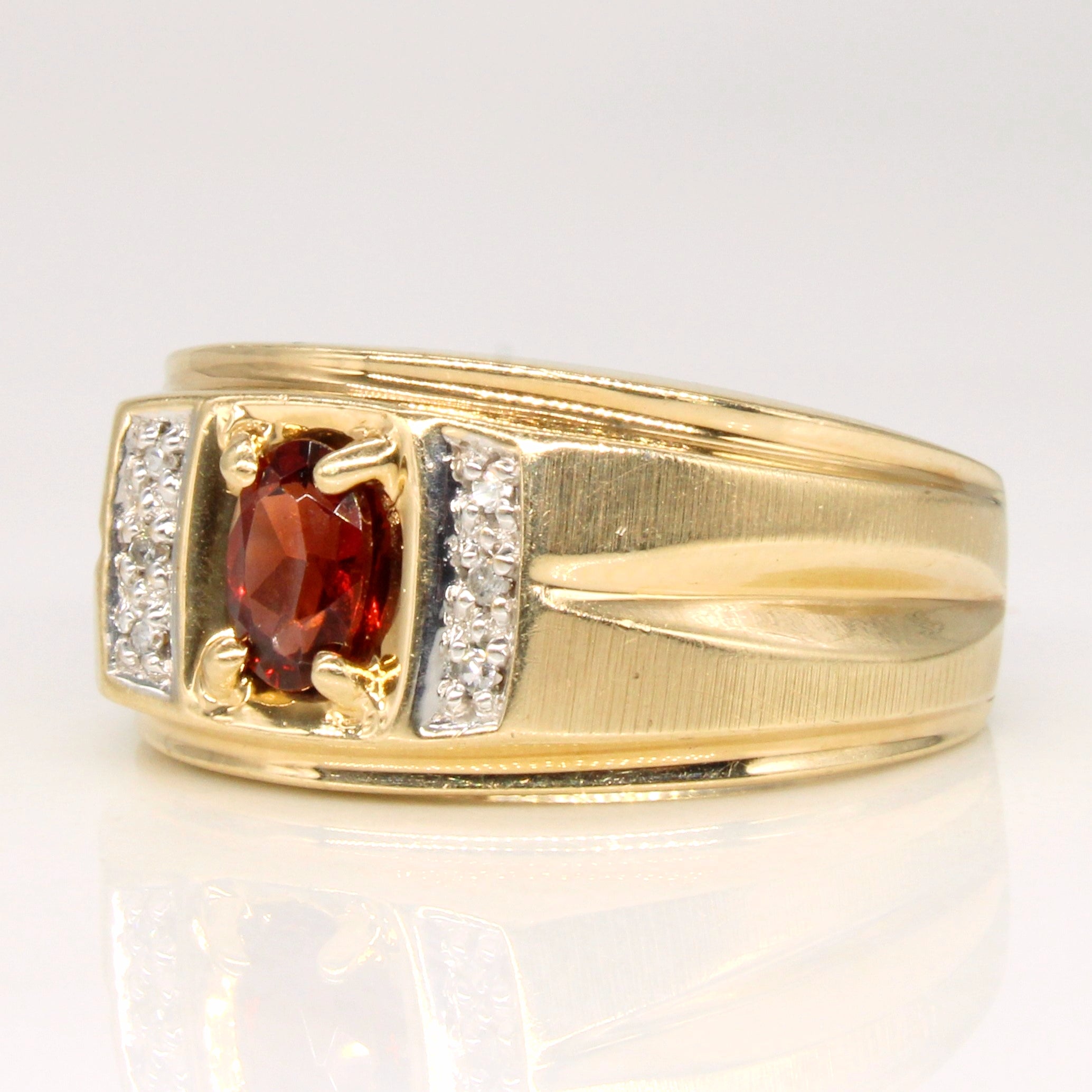 Garnet & Diamond Cocktail Ring | 0.50ct, 0.02ctw | SZ 11.25 |