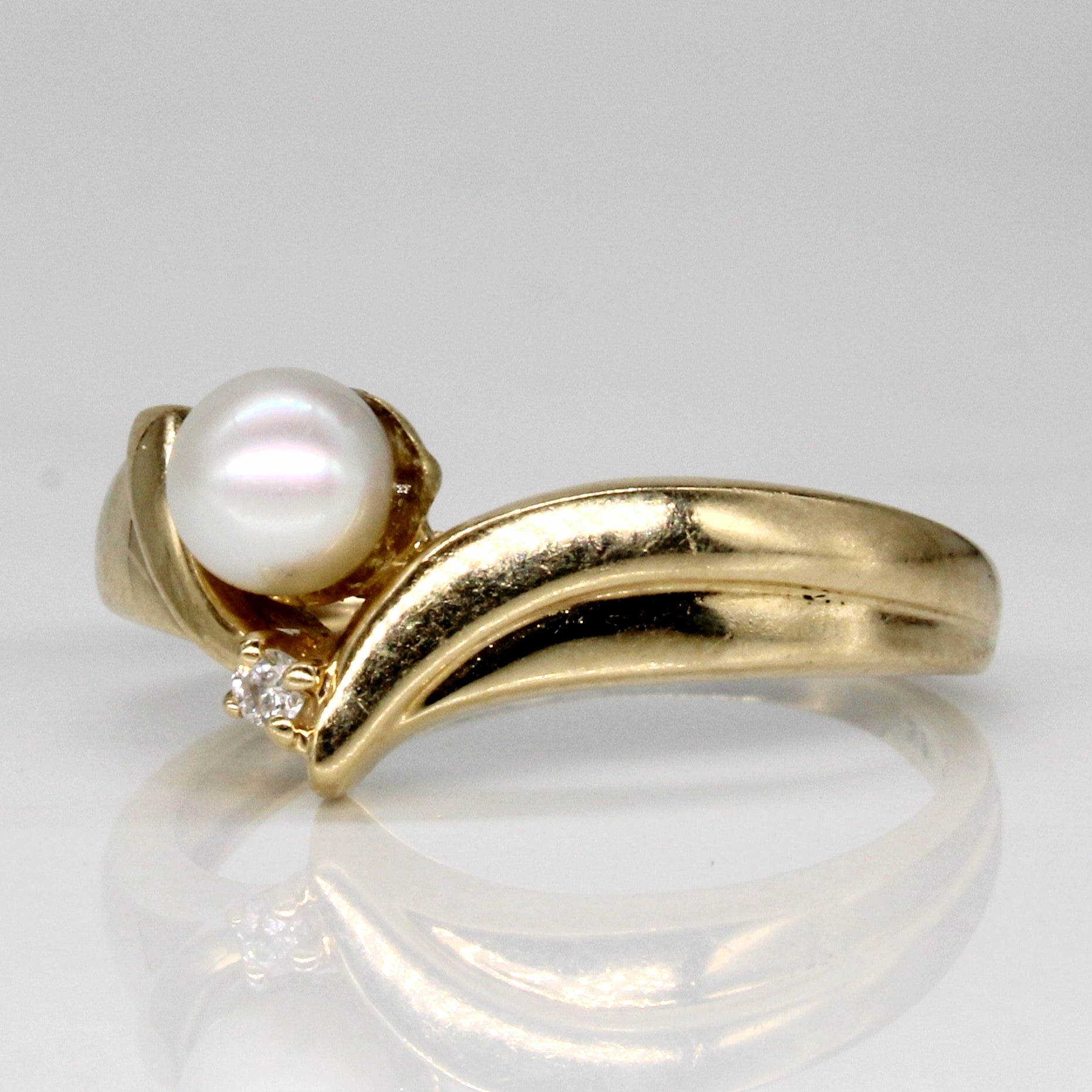 Pearl & Diamond Cocktail Ring | 0.02ct | SZ 8 |