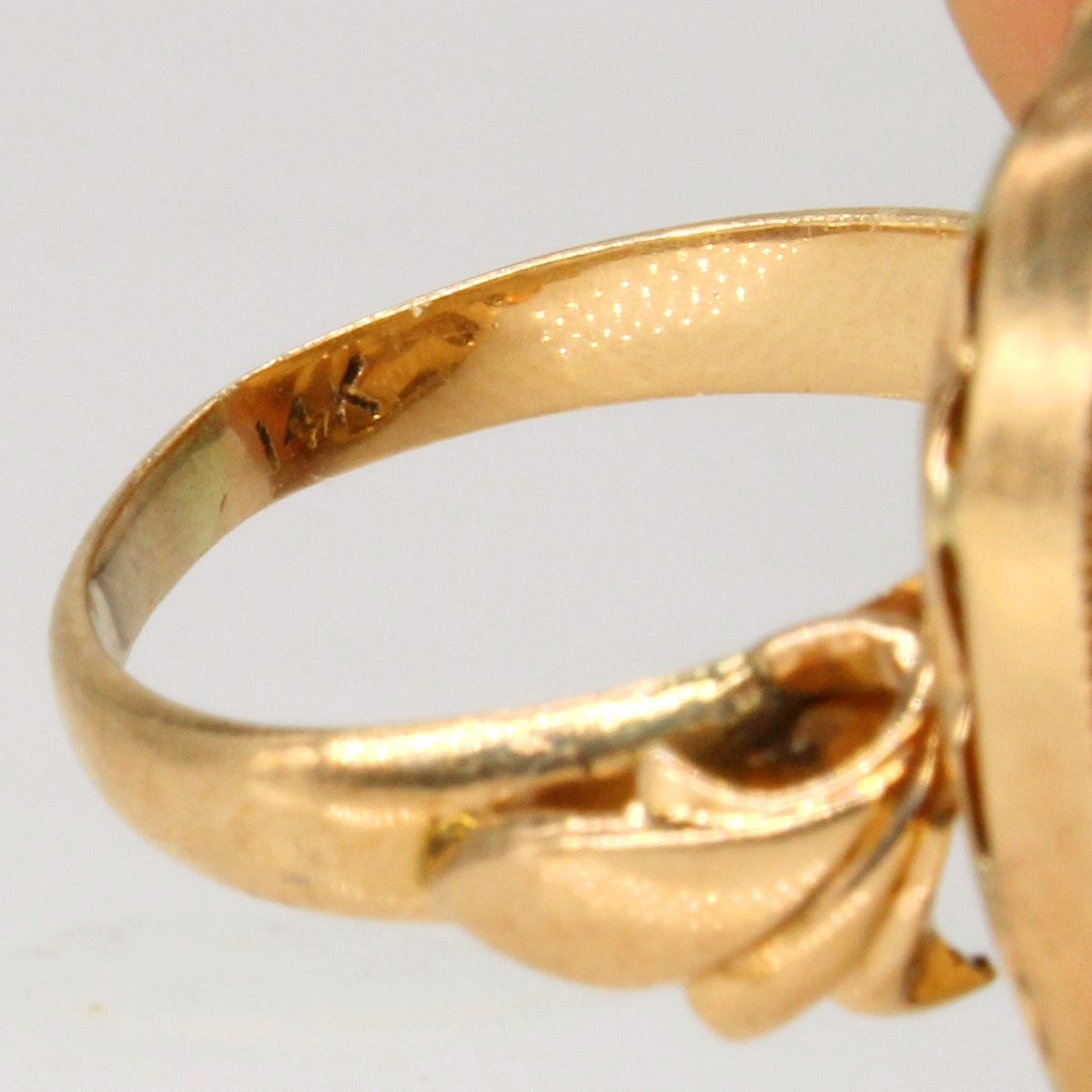 Coral Cocktail Ring | 13.50ct | SZ 4.5 |