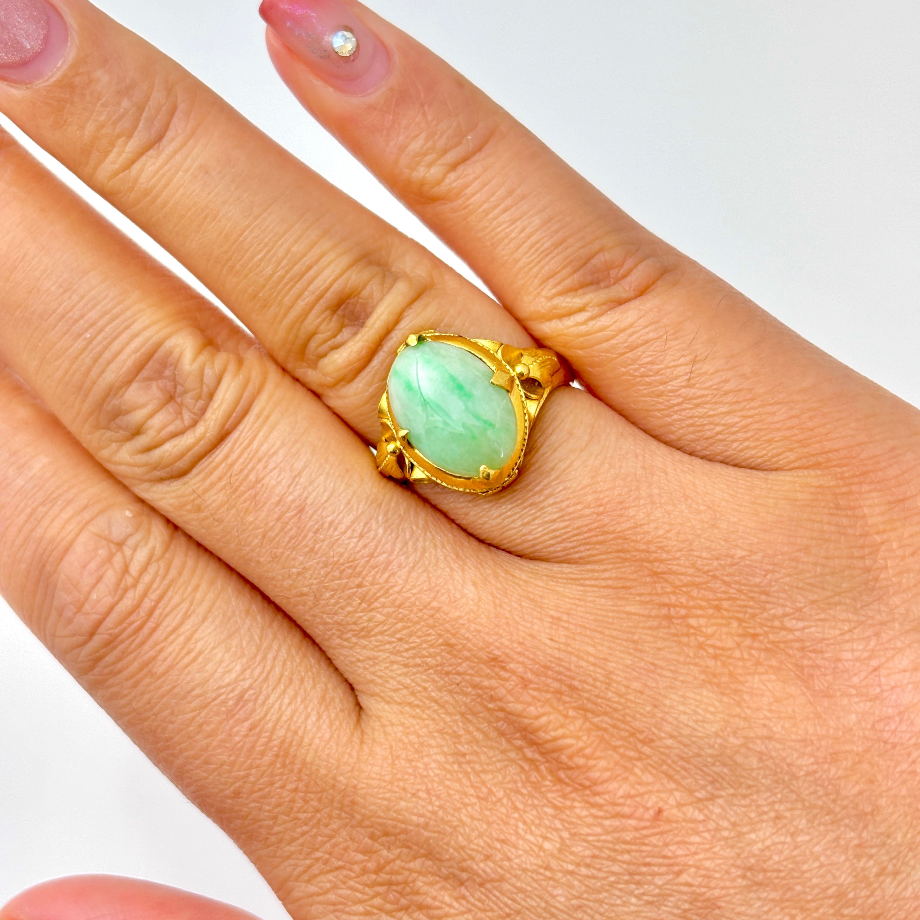 24k Yellow Gold Light Green Jadeite Ring| SZ 6.75