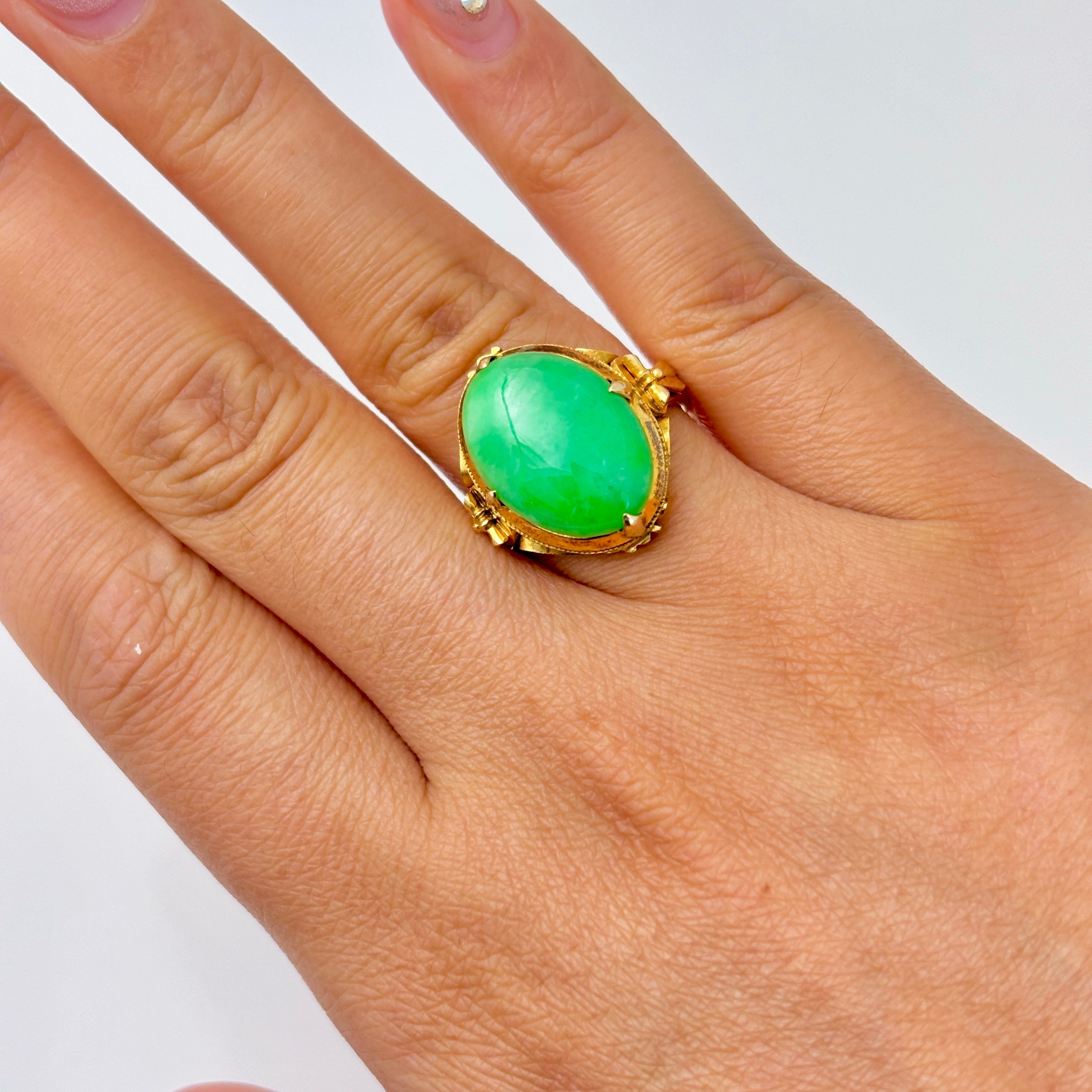 18k Yellow Gold Jadeite Ring | SZ 7.5
