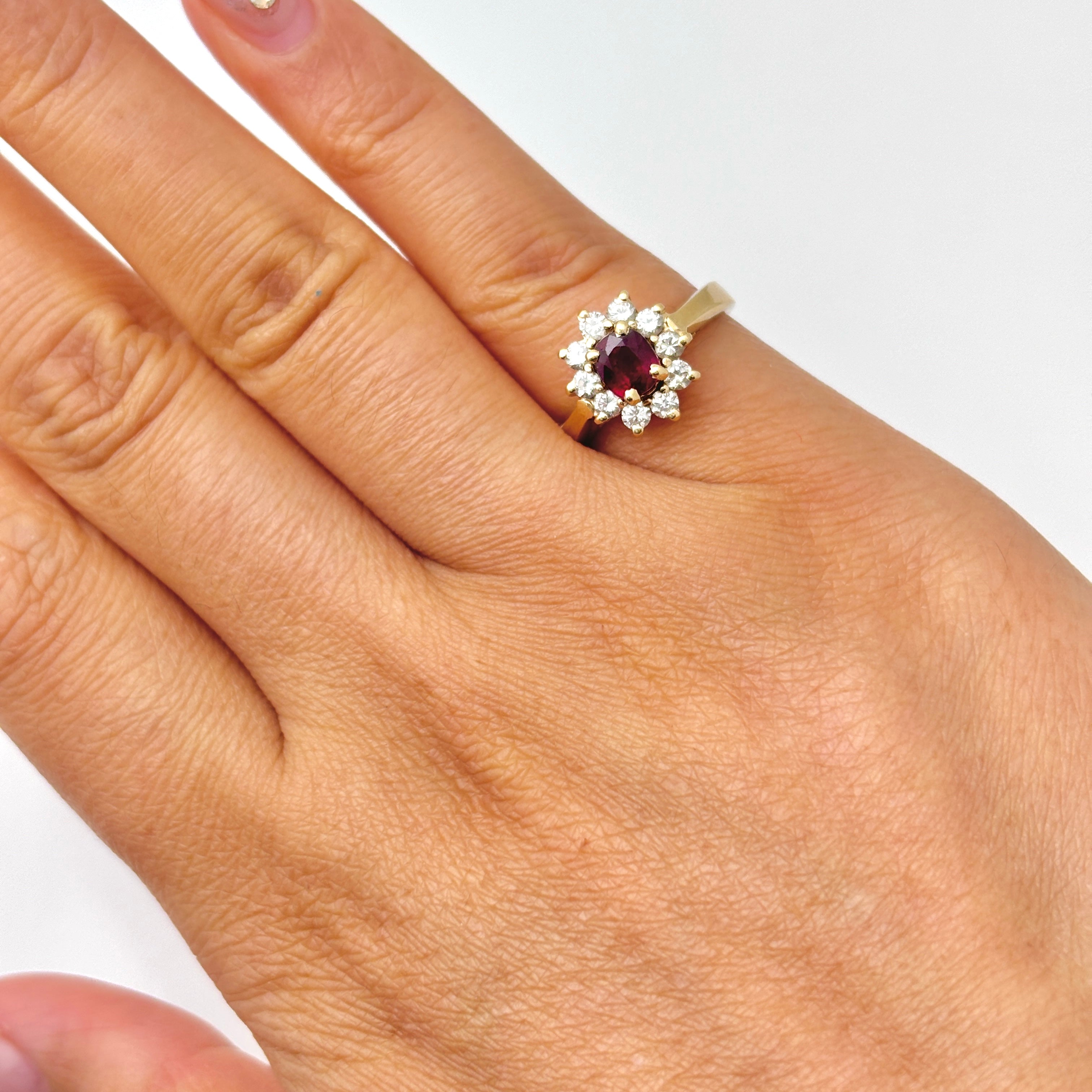 Bague en or jaune 14 carats sertie de rubis et de diamants | 0,59 ct, 0,48 ct au total | Taille 5