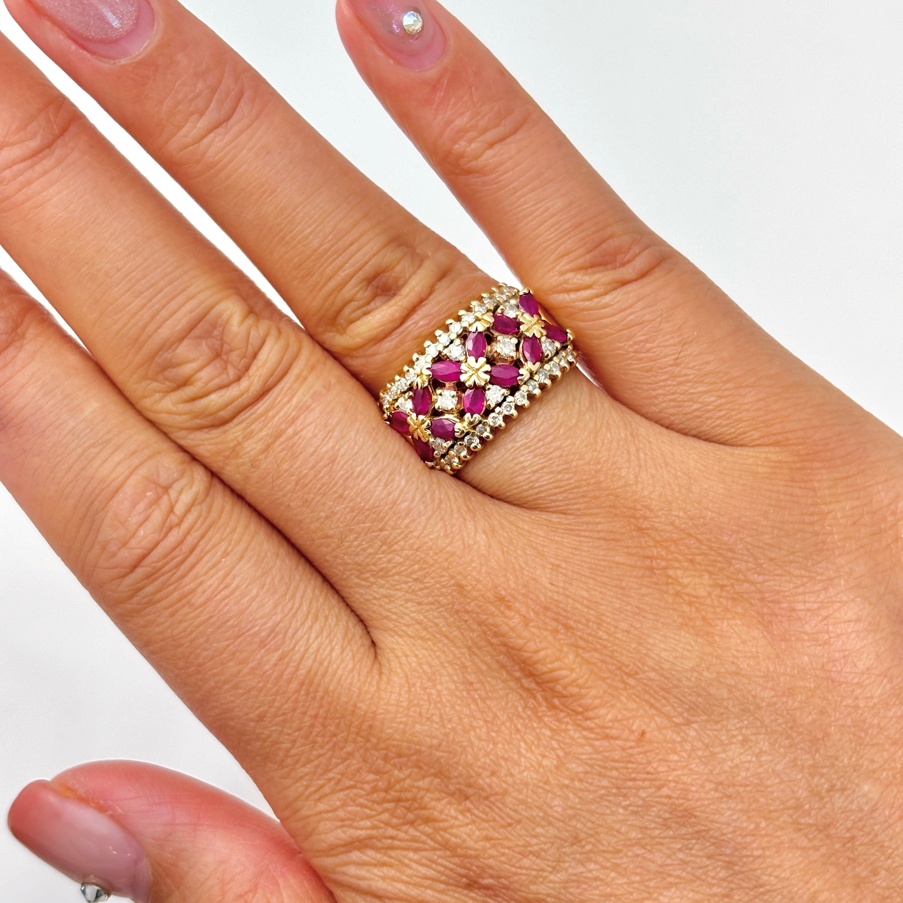 14k Yellow Gold Ruby and Diamond Ring | 0.94ctw, 0.22ctw, 0.39ctw | SZ 7