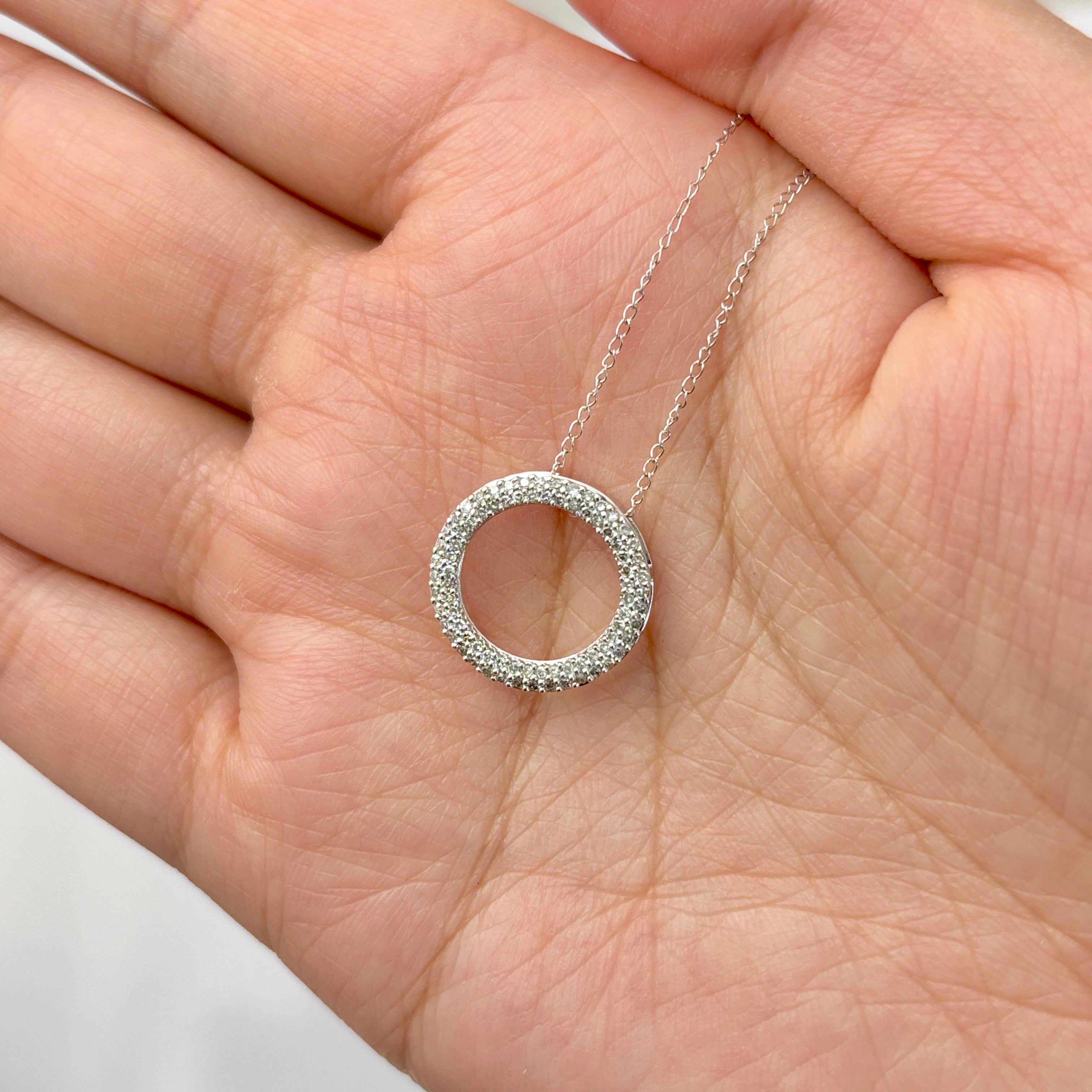 Diamond Circle Pendant | 0.20 ctw | SZ 20" |