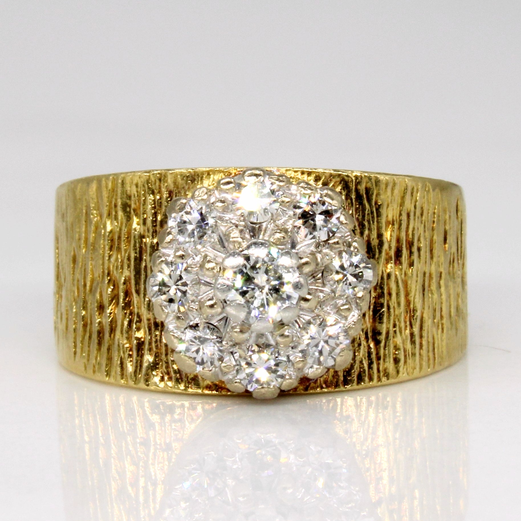1967 London Diamond Cluster Ring | 0.38ctw | SZ 4.75 |