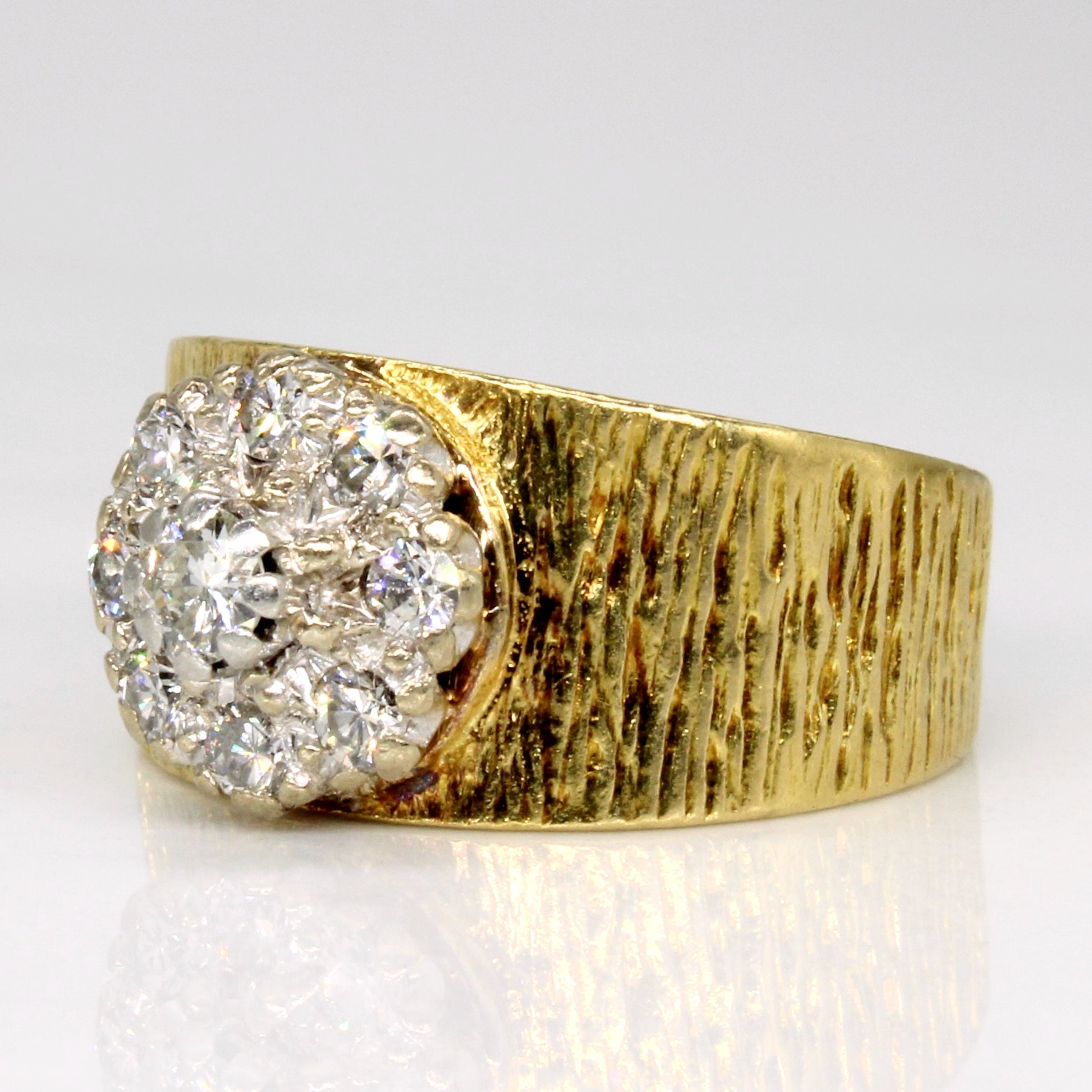 1967 London Diamond Cluster Ring | 0.38ctw | SZ 4.75 |