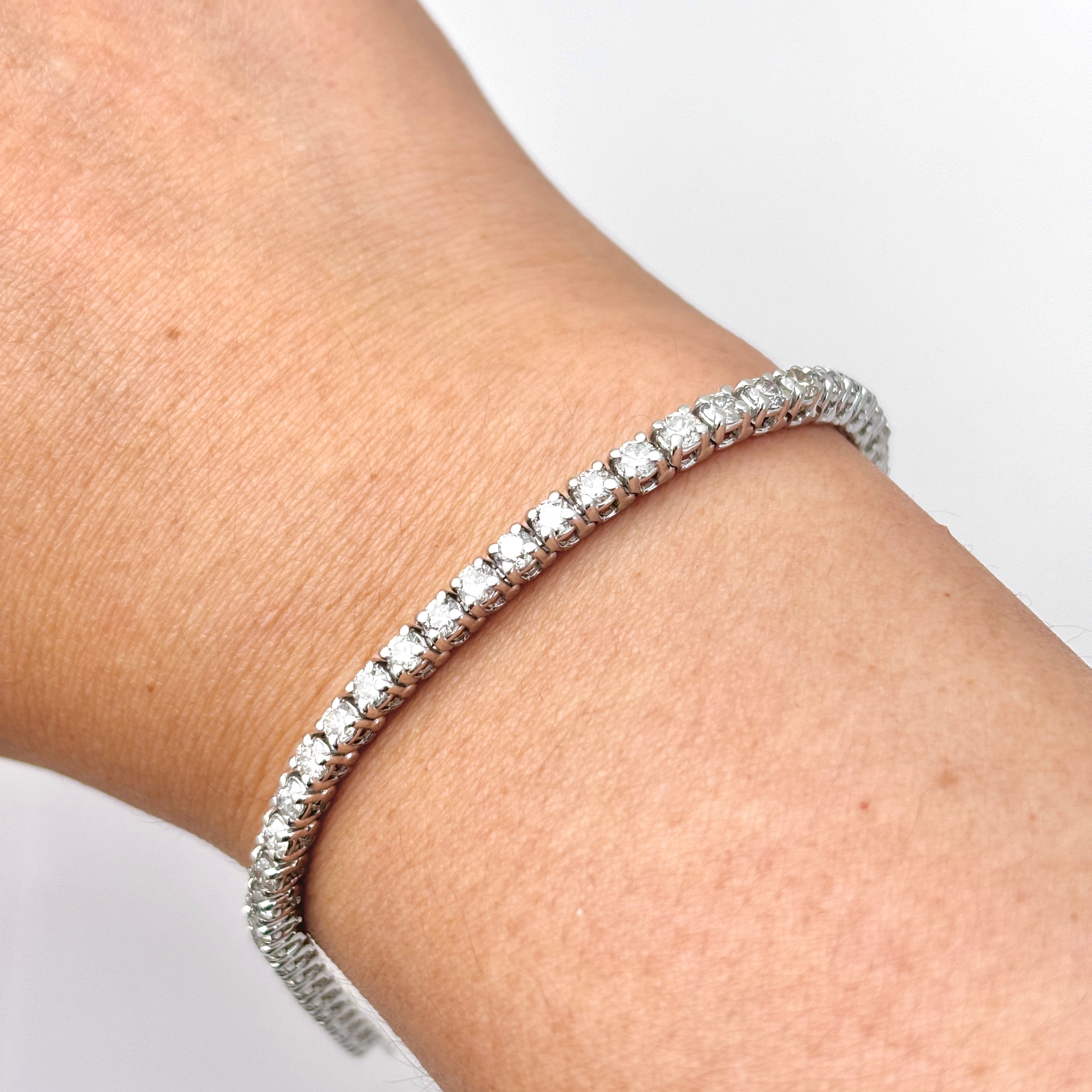 14k White Gold Diamond Tennis Bracelet | 4.05ctw | 5.75"