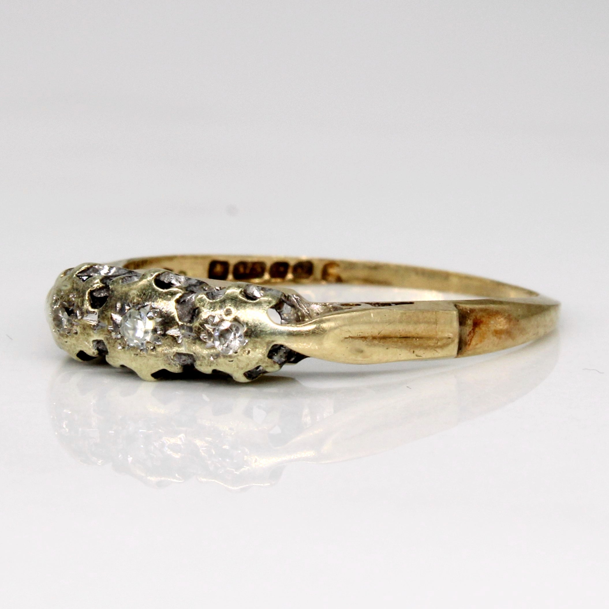 Bague sertie de diamants illusion Birmingham 1978 | 0,03 ct | Taille 7,25 |