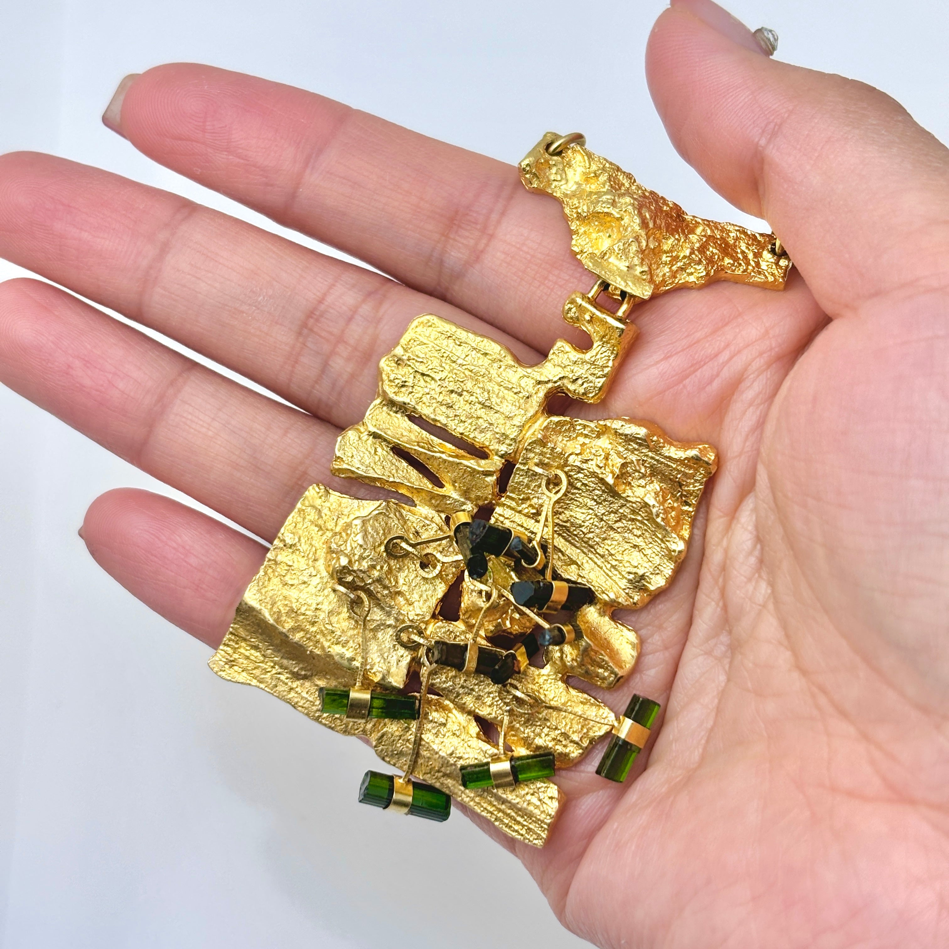1970 Finnish Hallmarked 18k Yellow Gold Green Tourmaline Necklace | 9x2mm | 23"