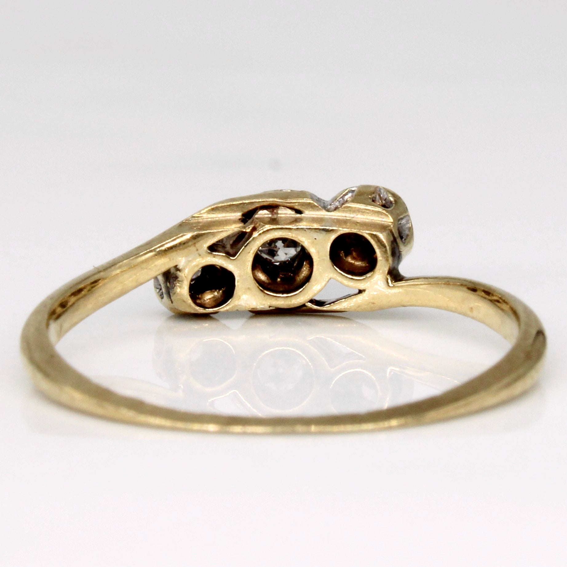 Illusion Set Diamond Ring | 0.05ctw | SZ 6.5 |