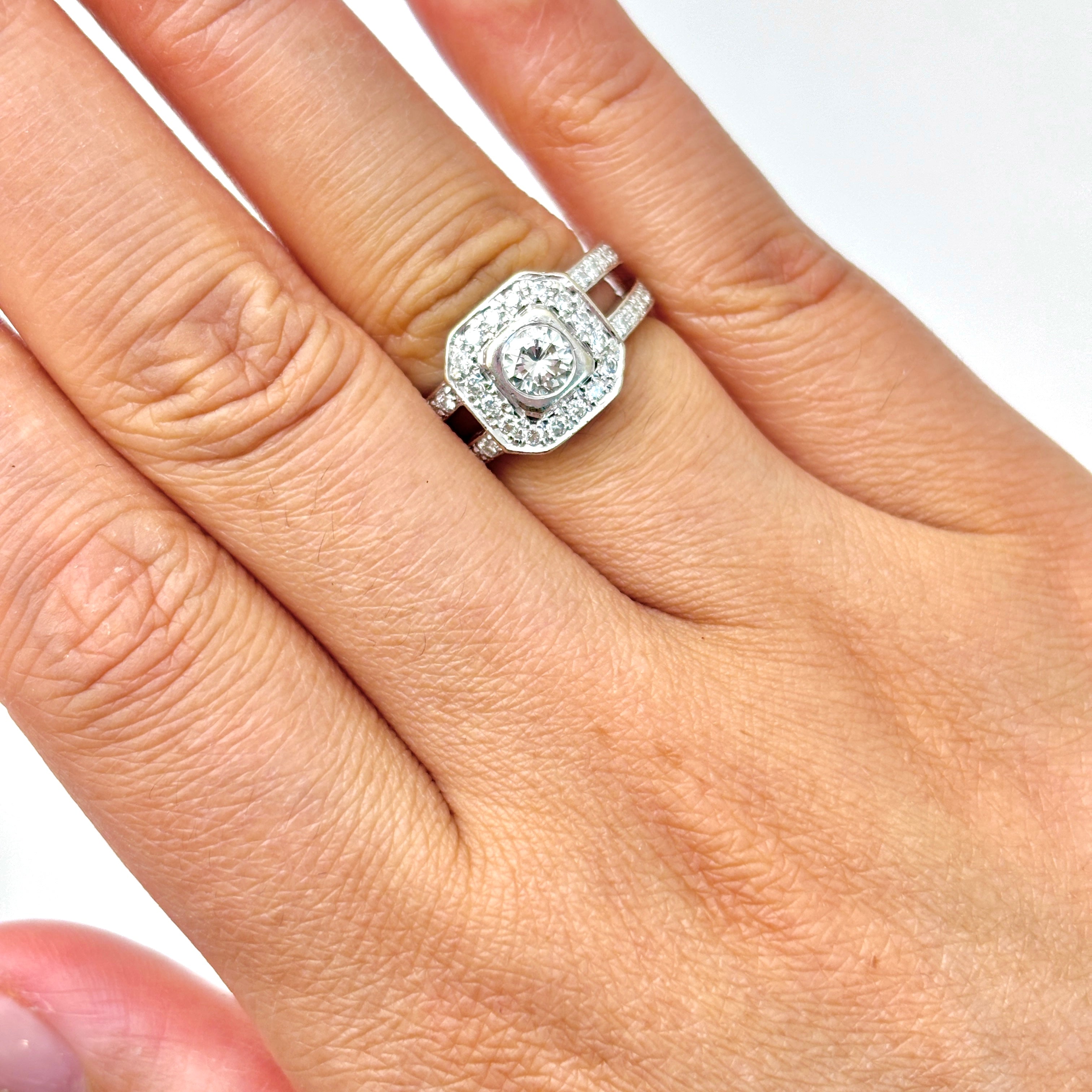 14k White Gold Halo Design Diamond Ring | 1.27ctw | SZ 5.25