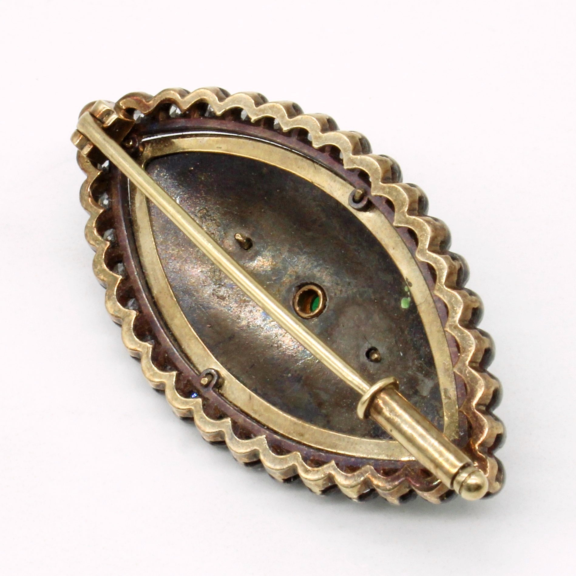 Diamond & Emerald Brooch | 1.05ctw, 0.09ct |