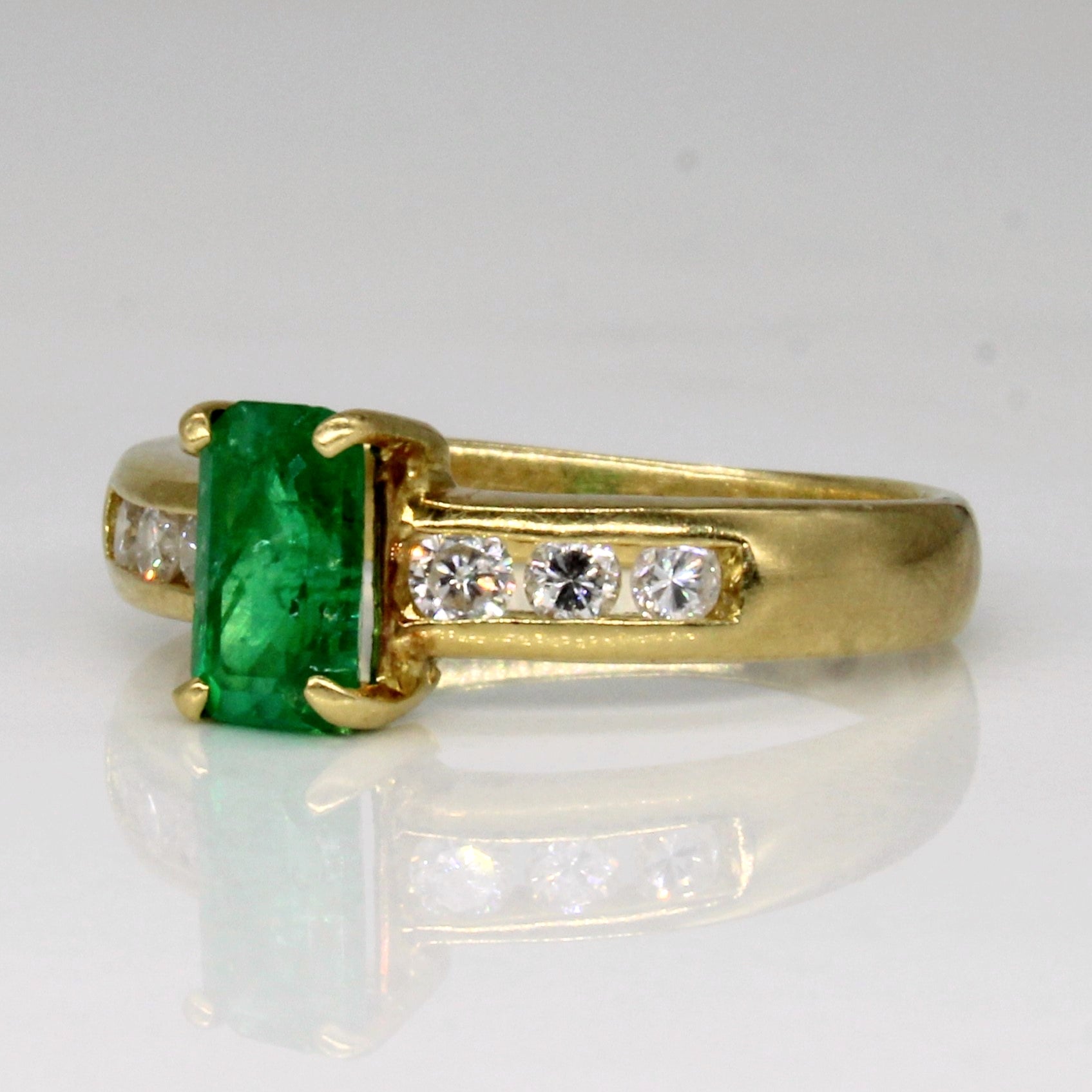 Emerald & Diamond Ring | 0.65ct, 0.21ctw | SZ 5.5 |