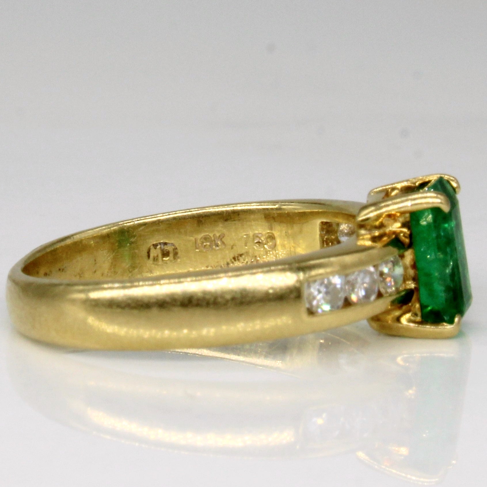 Emerald & Diamond Ring | 0.65ct, 0.21ctw | SZ 5.5 |
