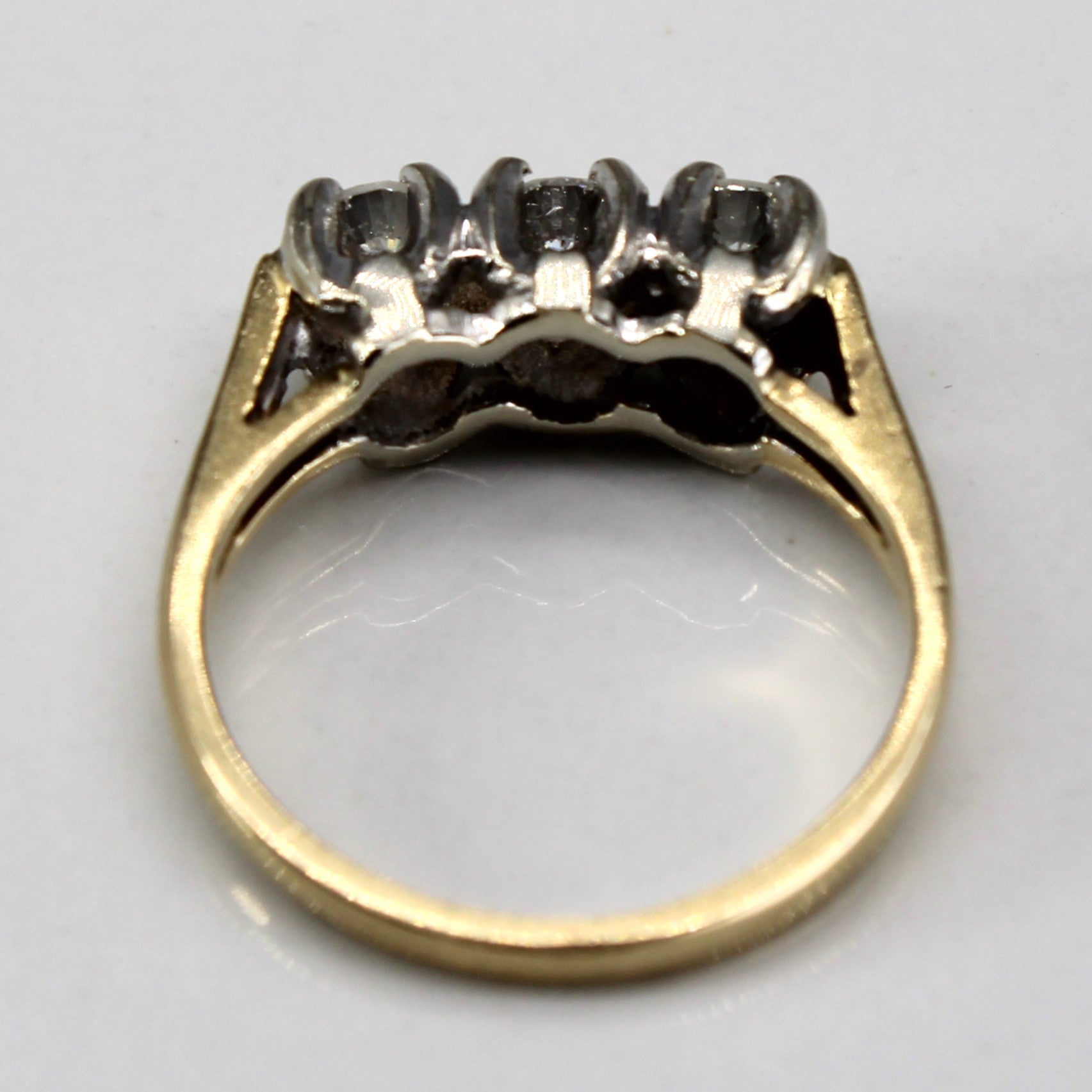 Three Stone Diamond Ring | 0.29ctw | SZ 4.5 |
