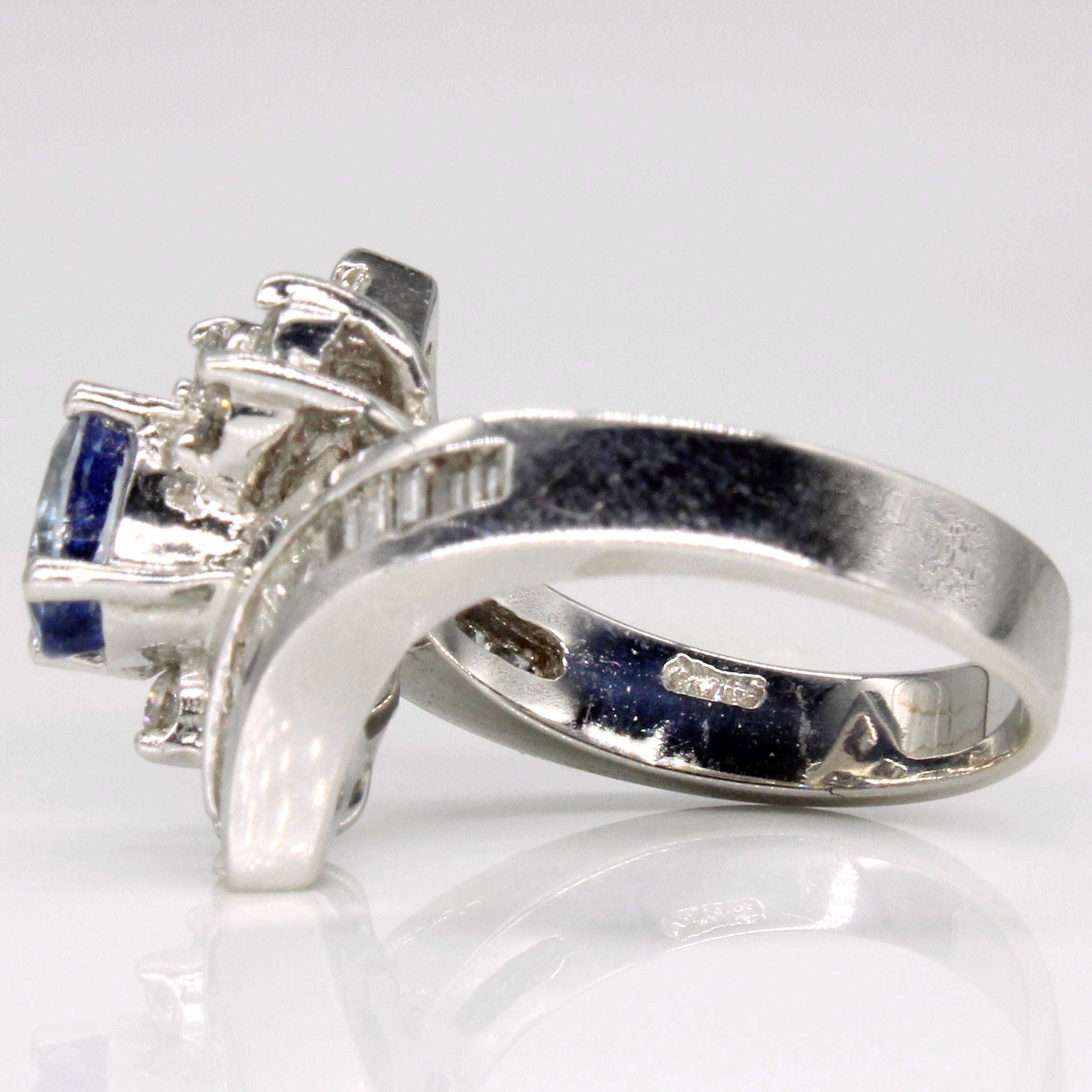 Bague cascade saphir et diamants | 0,99 ct, 0,68 ct au total | Taille 6 |