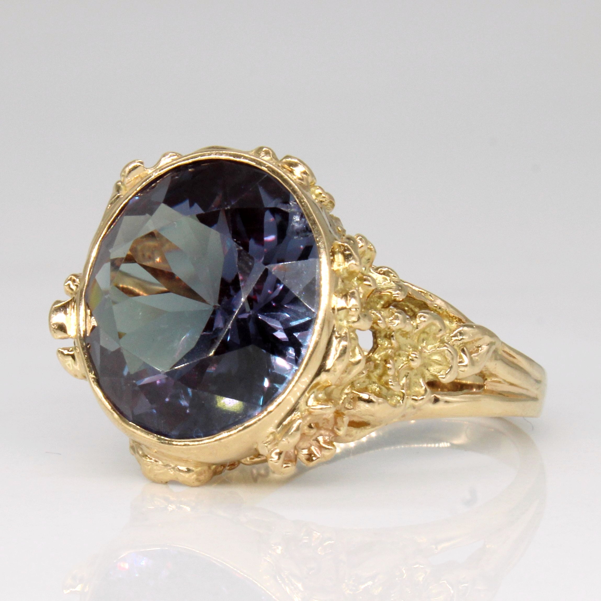 Synthetic Colour Change Sapphire Cocktail Ring | 7.50ct | SZ 7.5 |