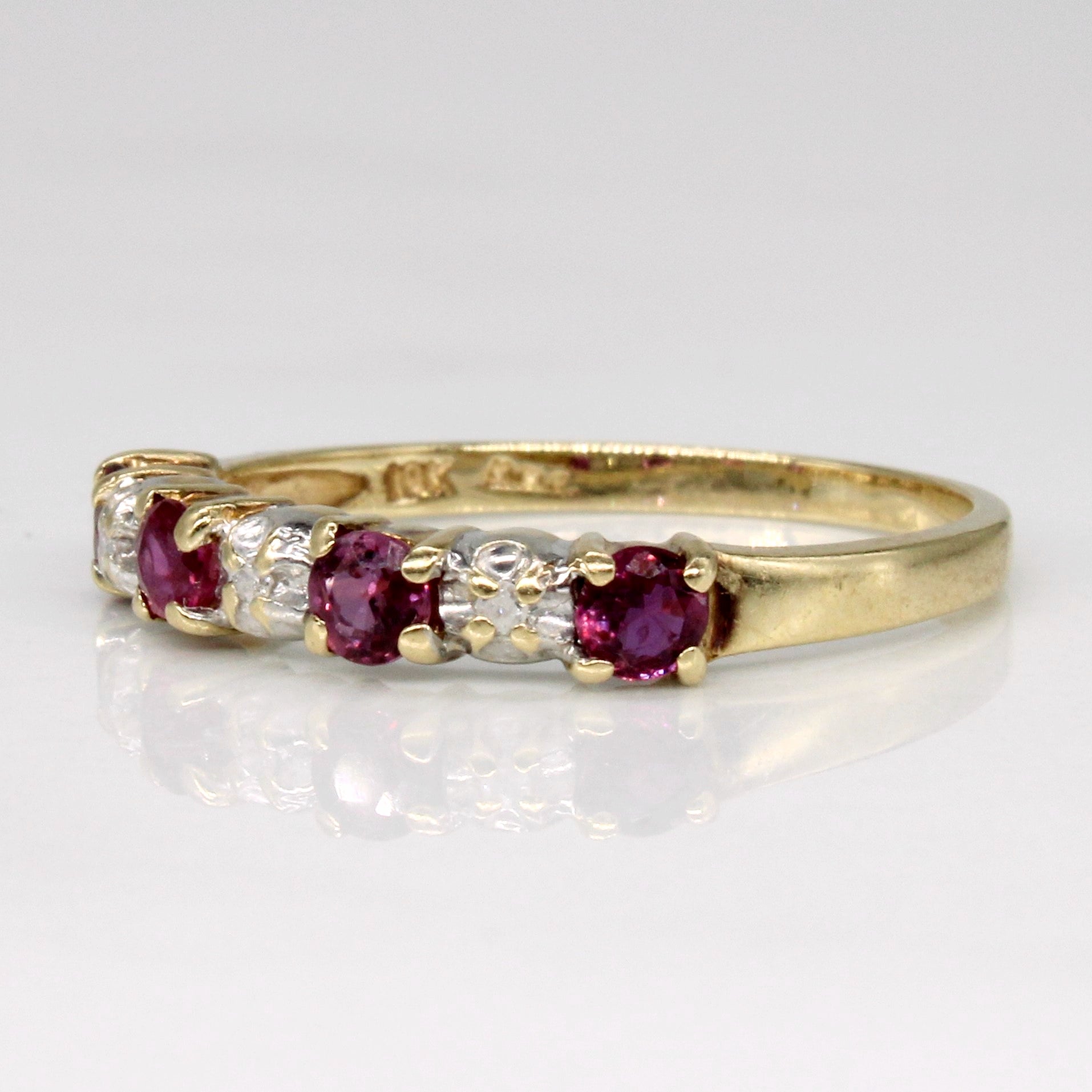 Bague rubis et diamants | 0,36 ct, 0,01 ct | Taille 5,75 |