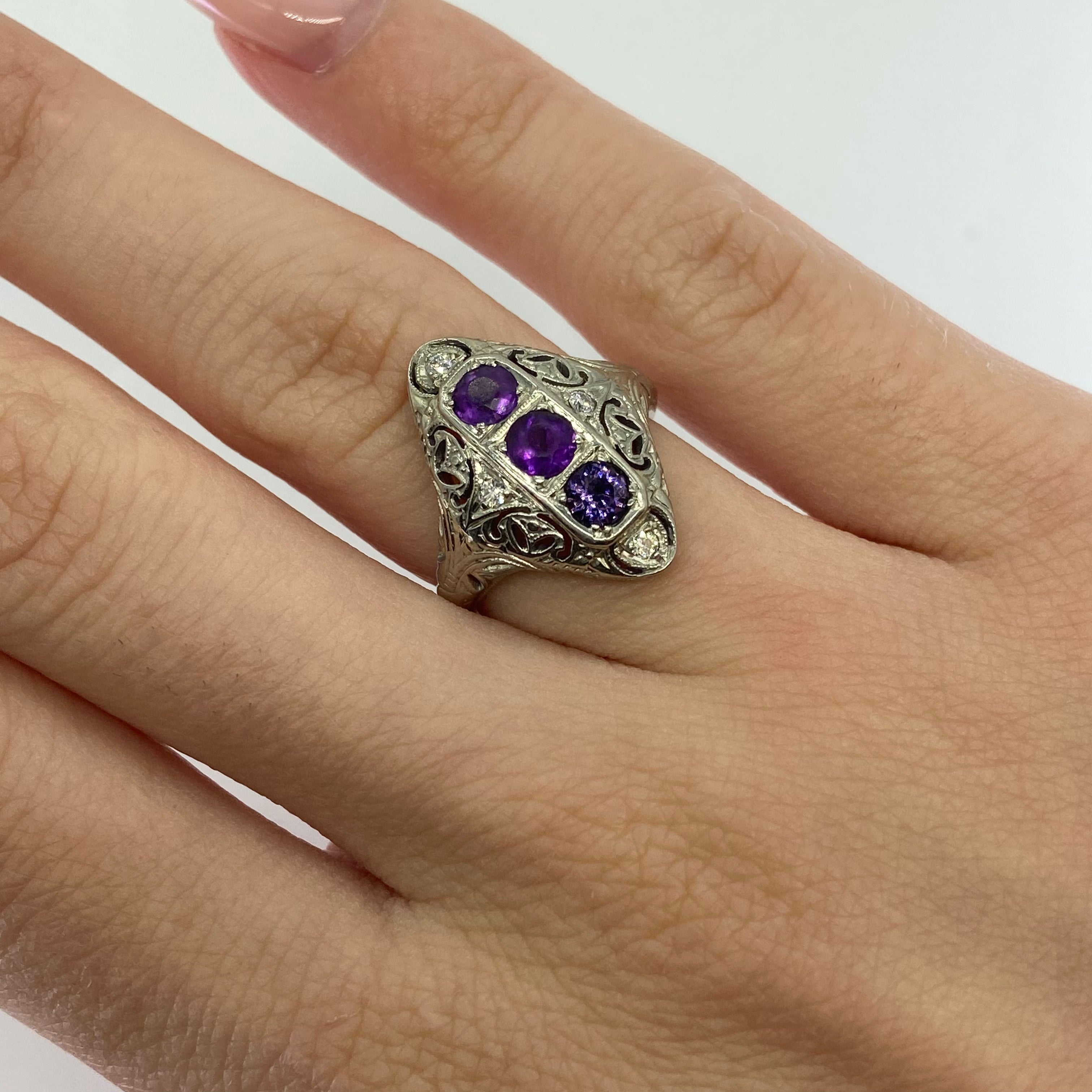 Art Deco Amethyst & Diamond Ring | 0.50ct, 0.07ctw | SZ 4.25 |
