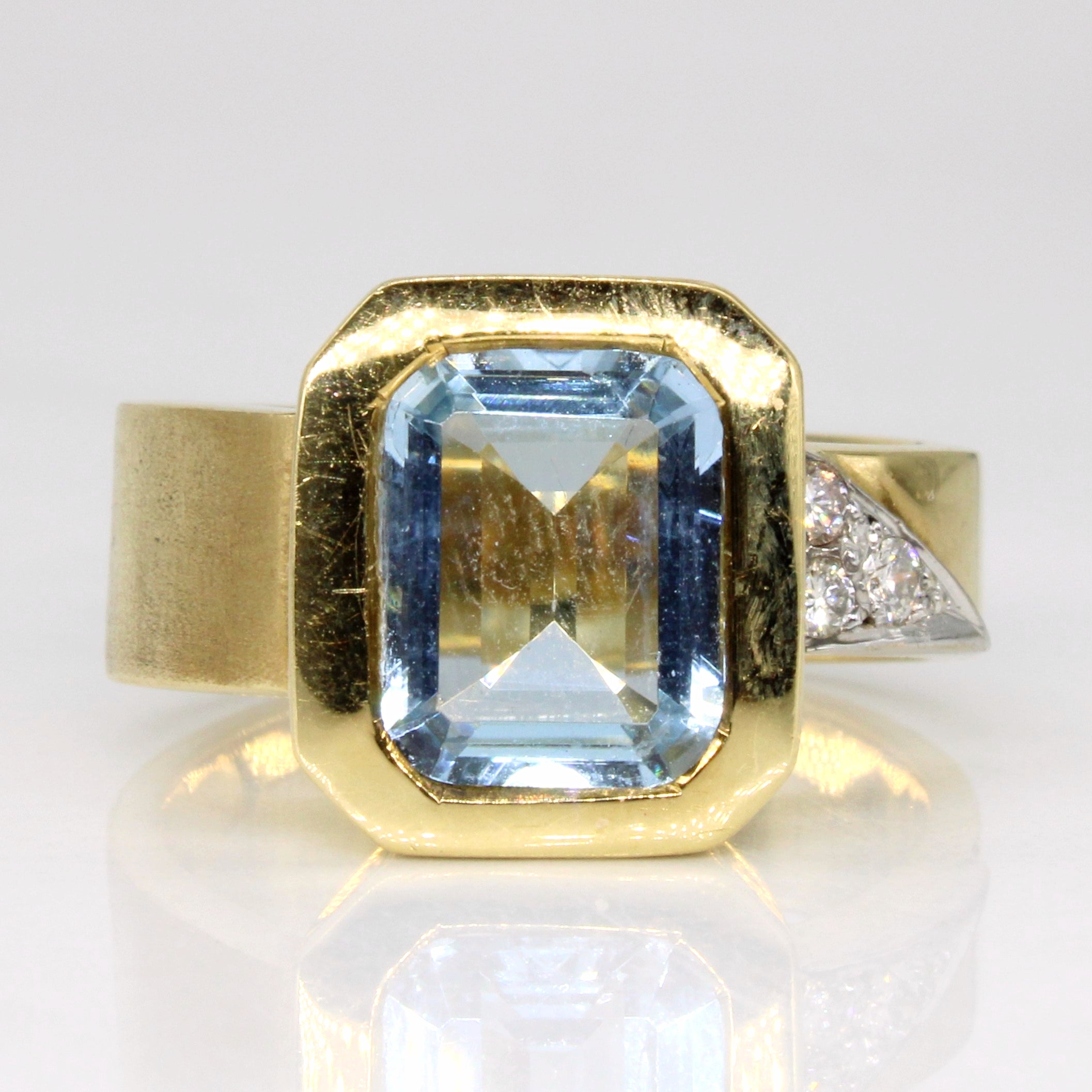 Aquamarine & Diamond Cocktail Ring | 2.50ct, 0.10ctw | SZ 8 |