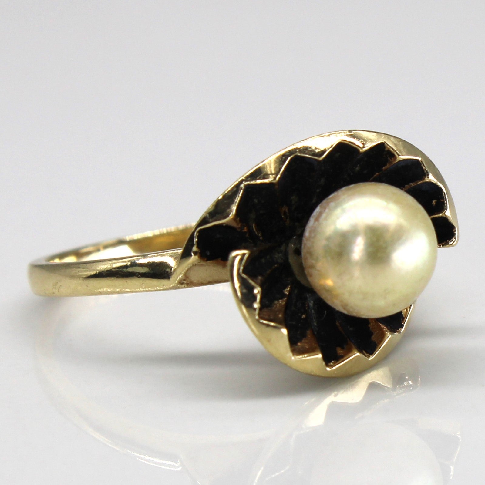 Solitaire Pearl Textured Gold Ring | SZ 7.5 |