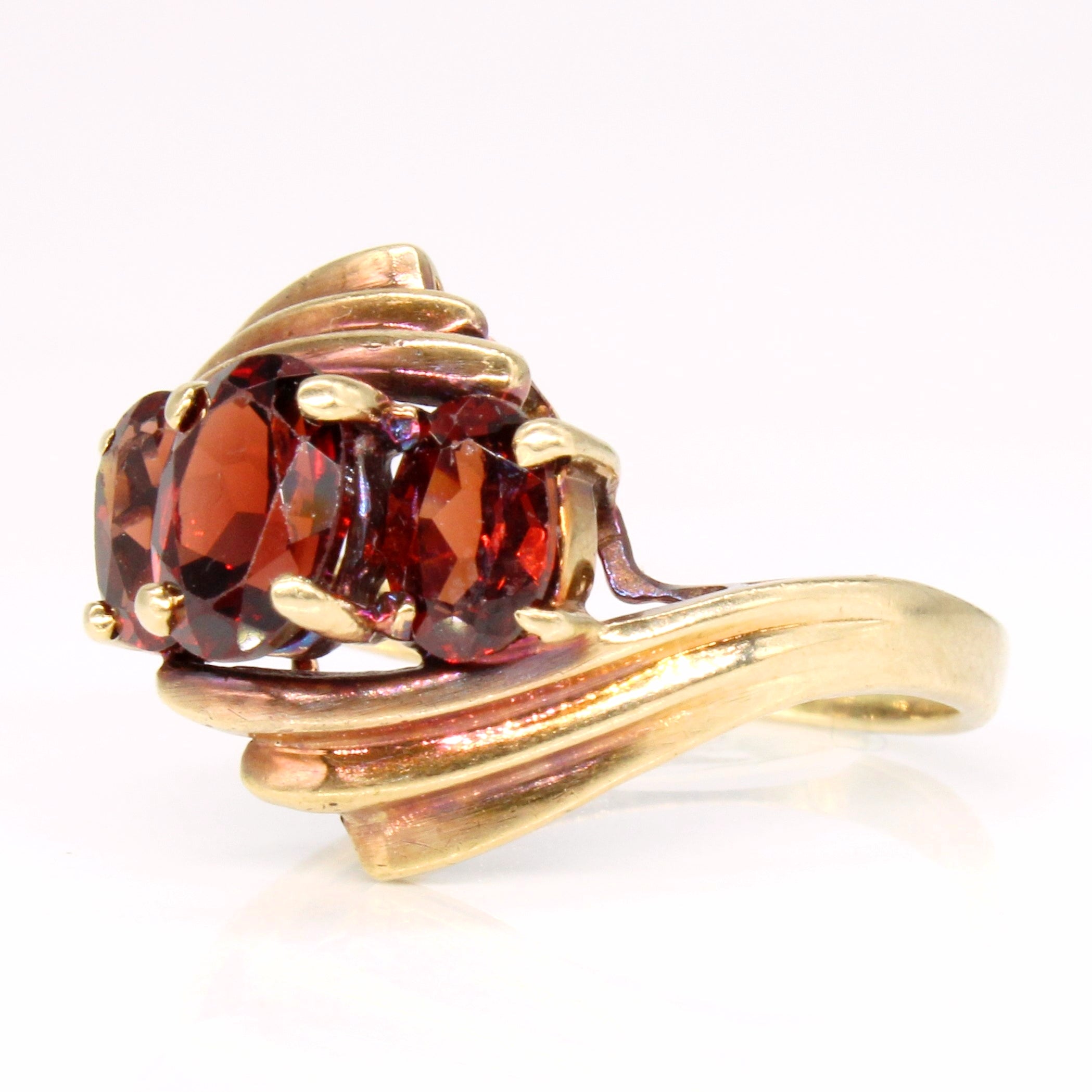 Three Stone Garnet Ring | 2.10ctw | SZ 6 |