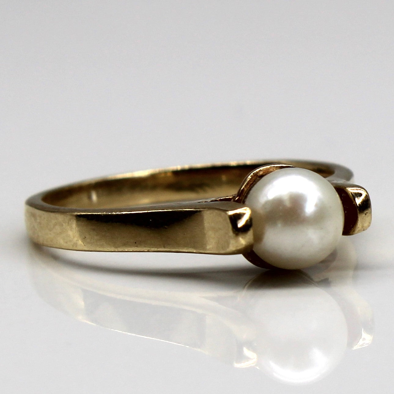 Tension Set Pearl Ring | SZ 5.75 |